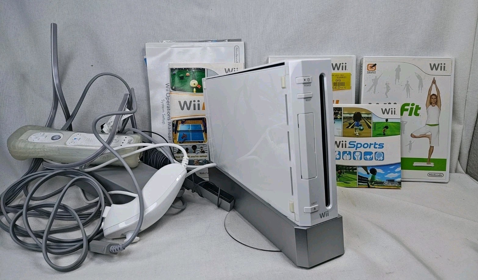 Nintendo Wii Console Bundle White RVL-001 Zelda Donkey Kong Wii Sports Play Fit