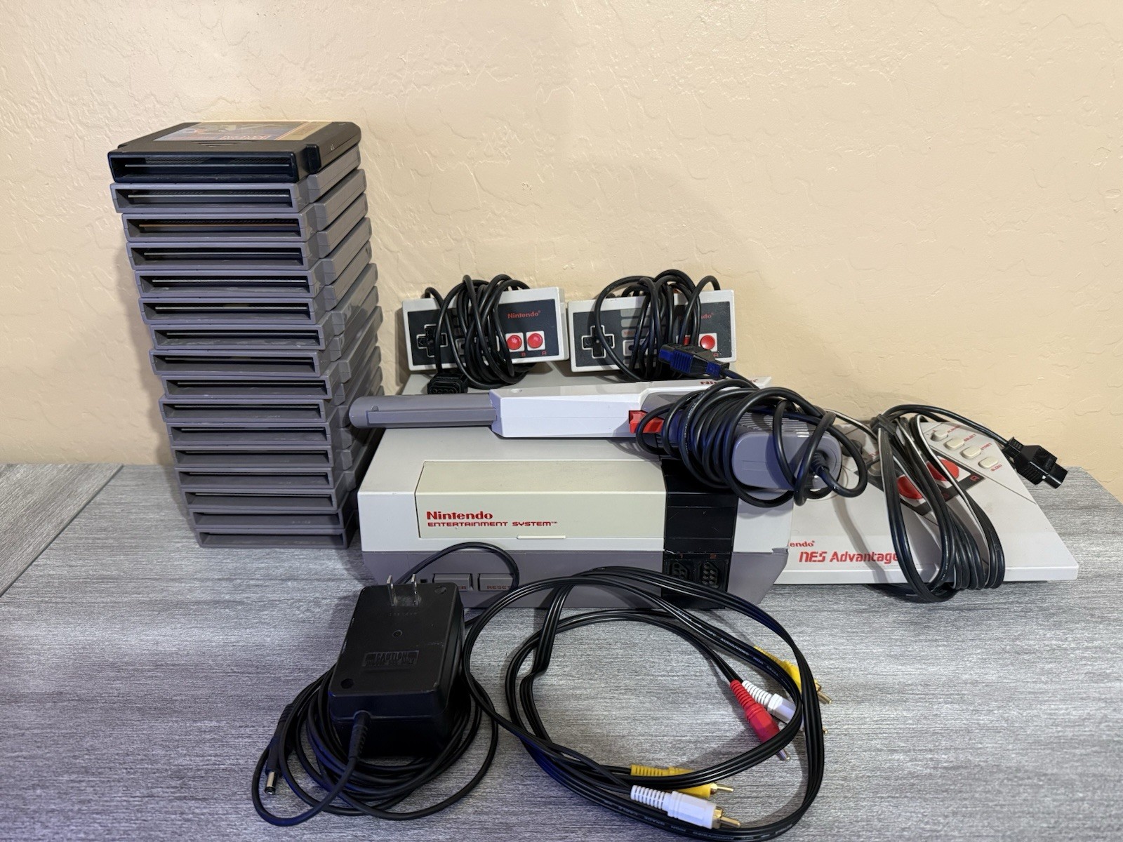 Nintendo NES Gray Console Bundle W/ Controllers, Zapper And Games Tested-working