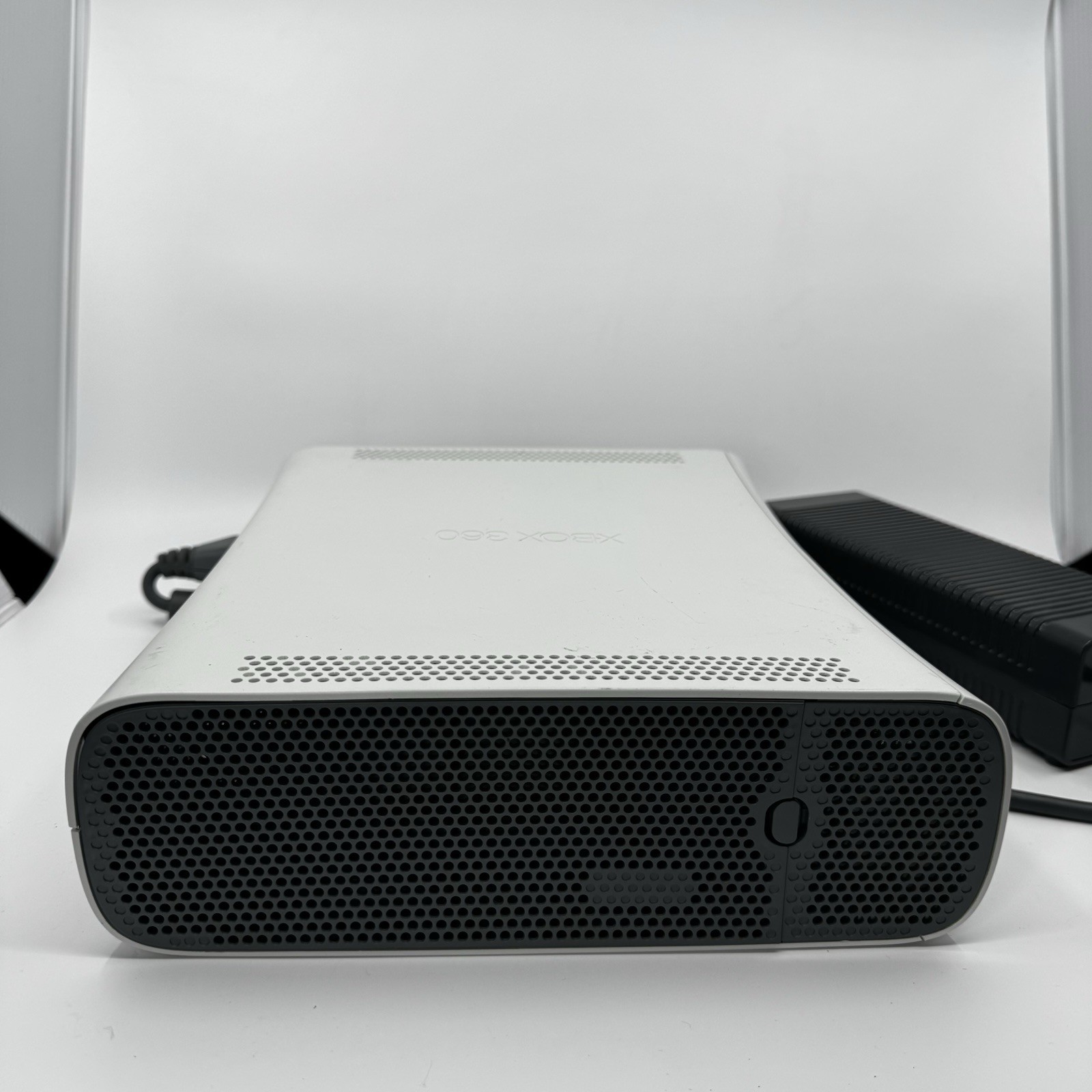 Xbox 360 S Slim Model 1439 White Console W/Controller No Hard drive Tested Works