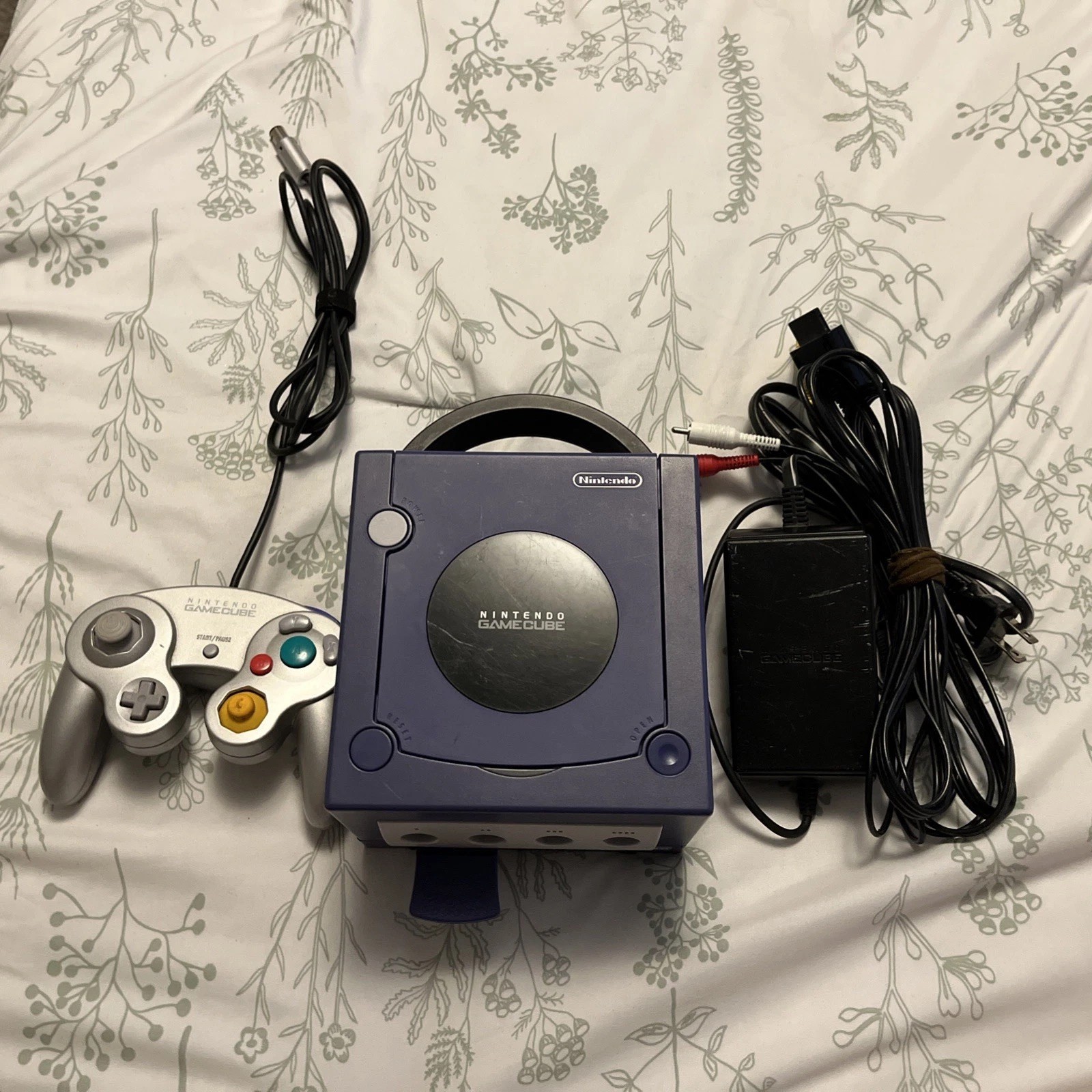 Serviced Indigo Nintendo GameCube [DOL-001] Console W/Controller and Cords