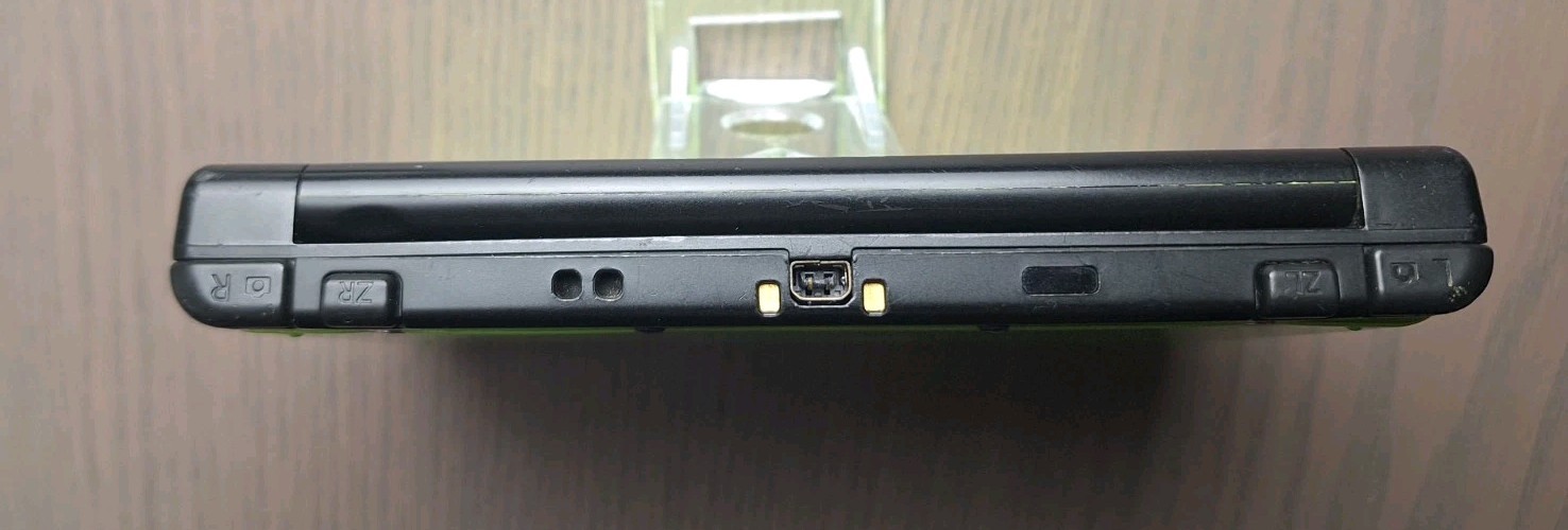 New Nintendo 3DS XL Lime Black | Charger + 32GB SD Card | Region Free