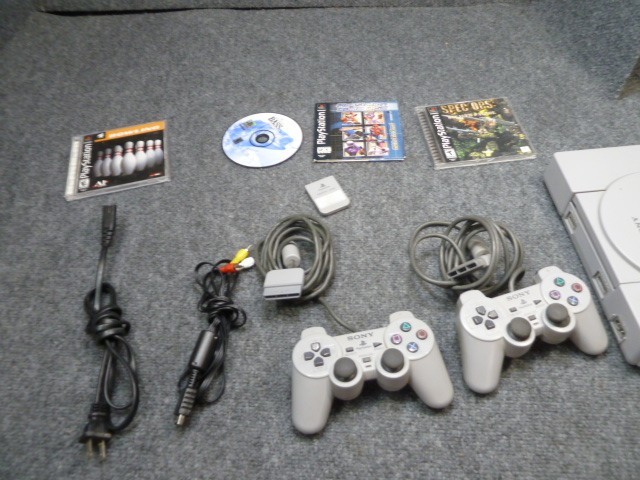 Sony PlayStation 1 PS1 SCPH-1001 Console Bundle