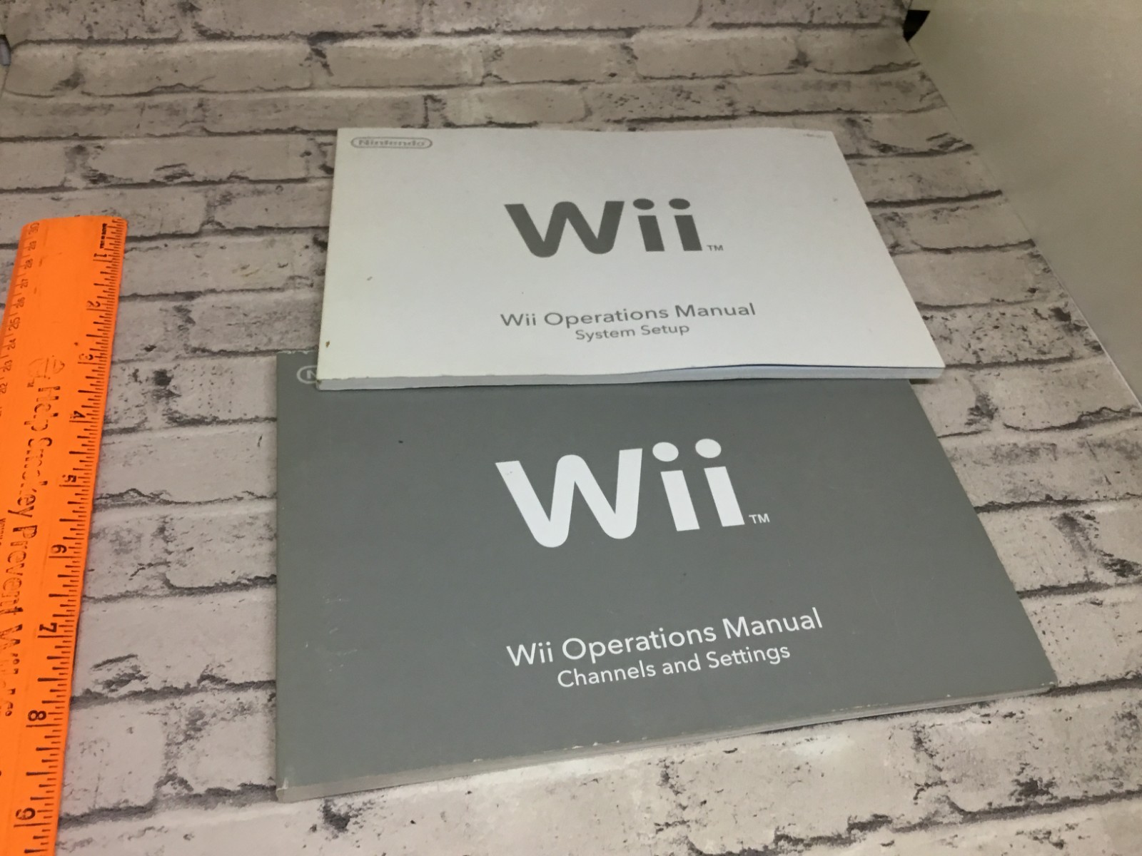 Nintendo Wii Game System Console with 2-REMOTES and game Bundle PLAYS GAMECUBE