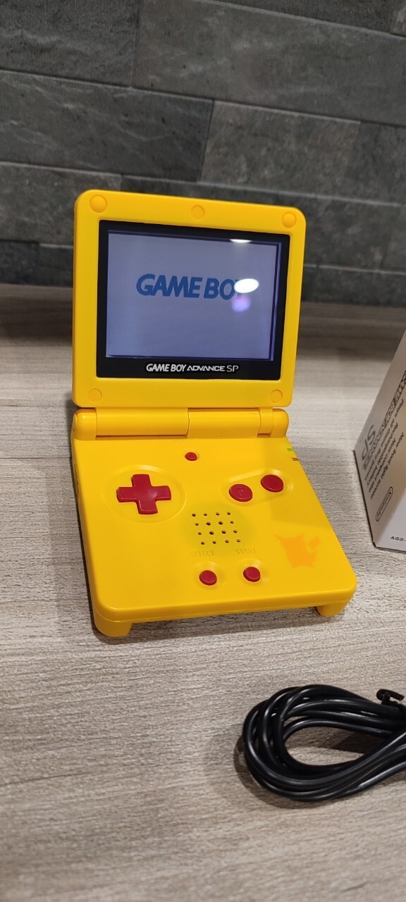 Nintendo Gameboy Advance SP Pikachu Pokémon Reshell *Glass Screen & New Battery*
