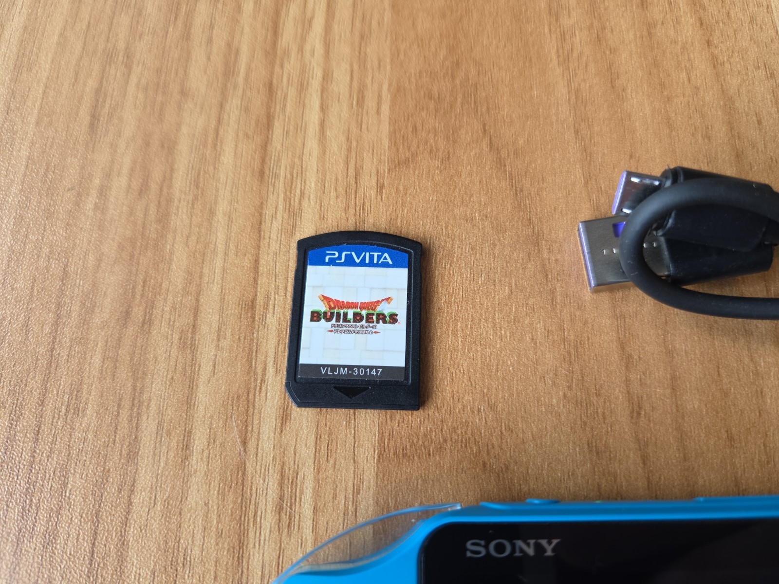 Sony PS Vita 2000 Slim PCH-2000 – Aqua Blue *GREAT* + Charger