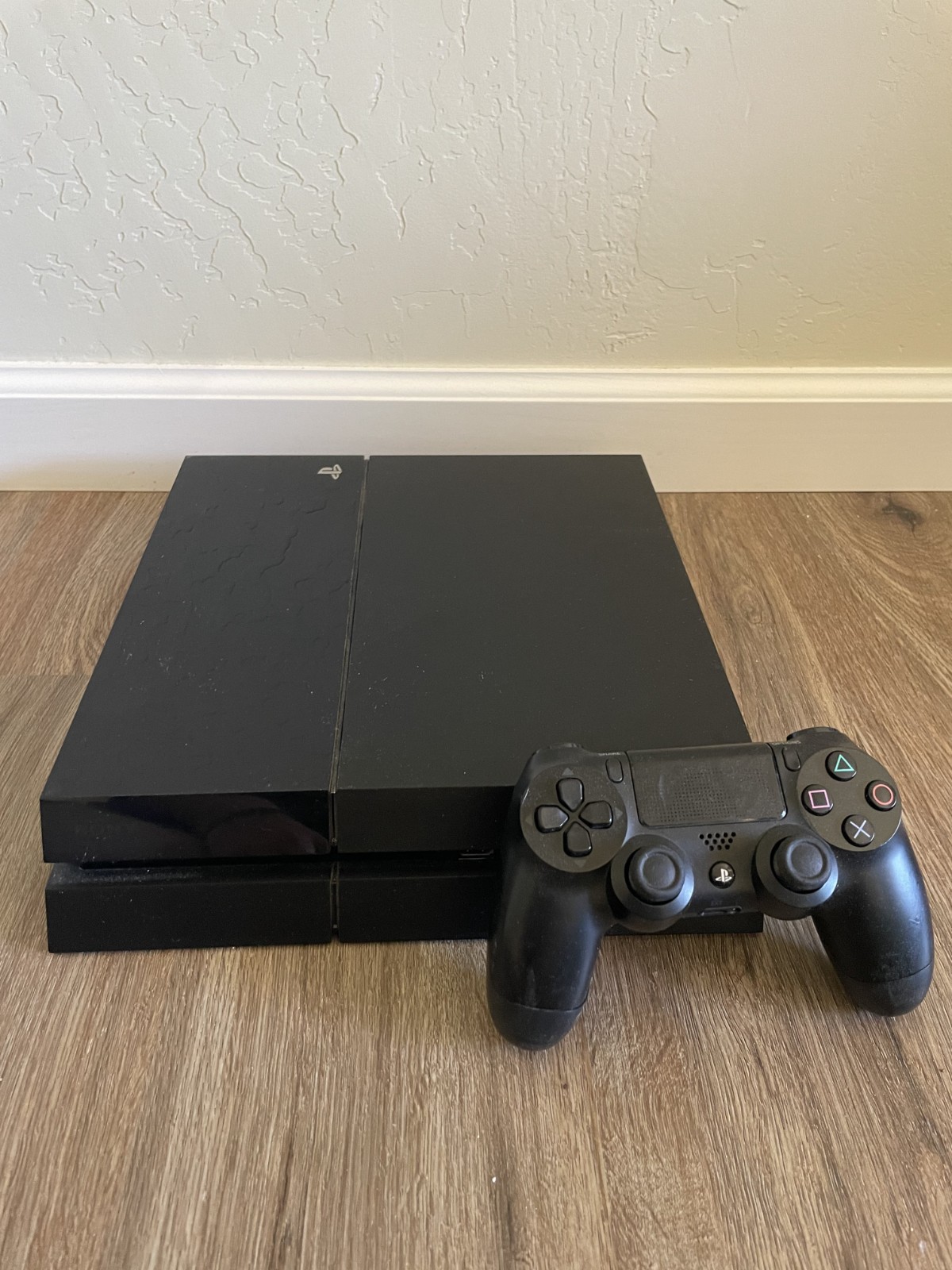 Sony PlayStation 4 PS4 500GB Jet Black Console Bundle w/ 2 Controllers & Cords