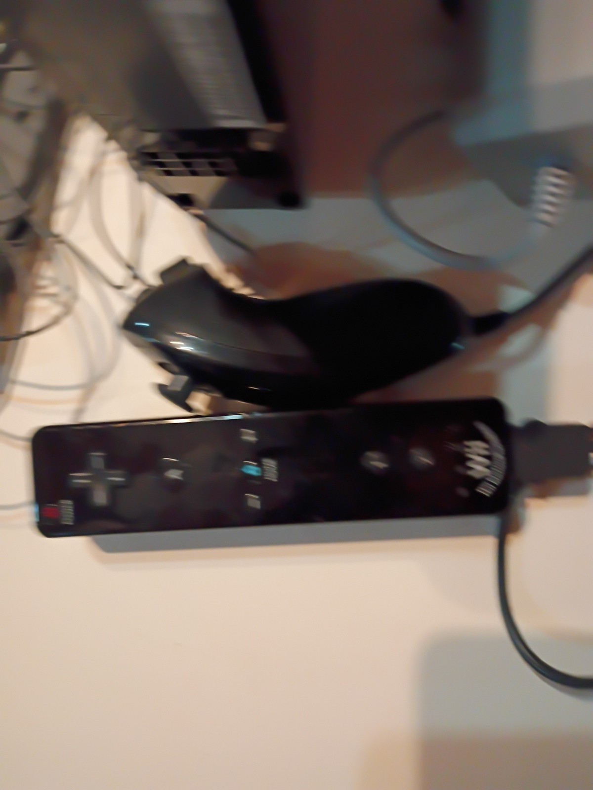 Nintendo Wii U 32GB Console with Sensor Bar Charger, Controller System Works.