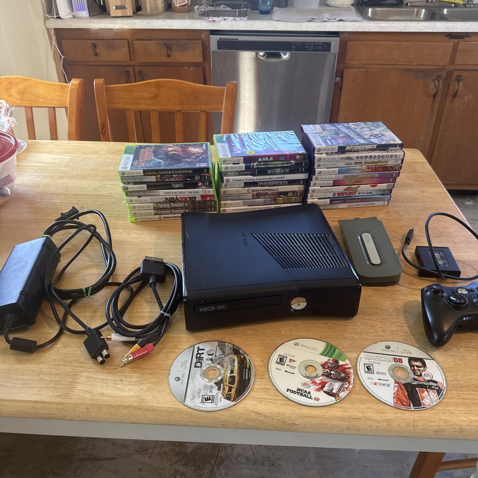 Xbox 360 Console Bundle 30 Games Controllers Model 1439-250GB