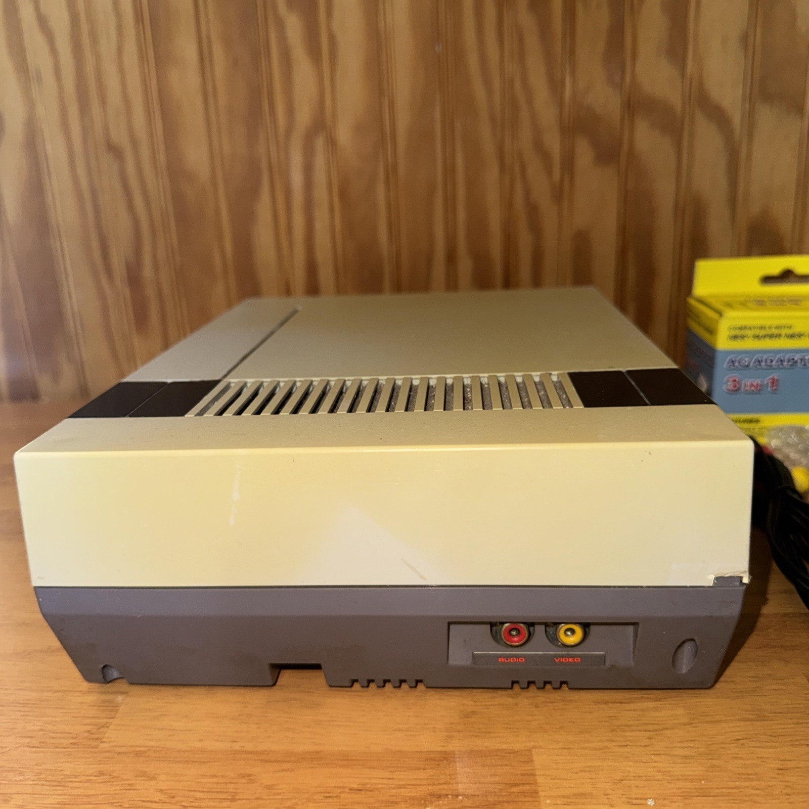 Nintendo NES-001 1985 Console 2 Controllers Power,co-axles cords Tested Working
