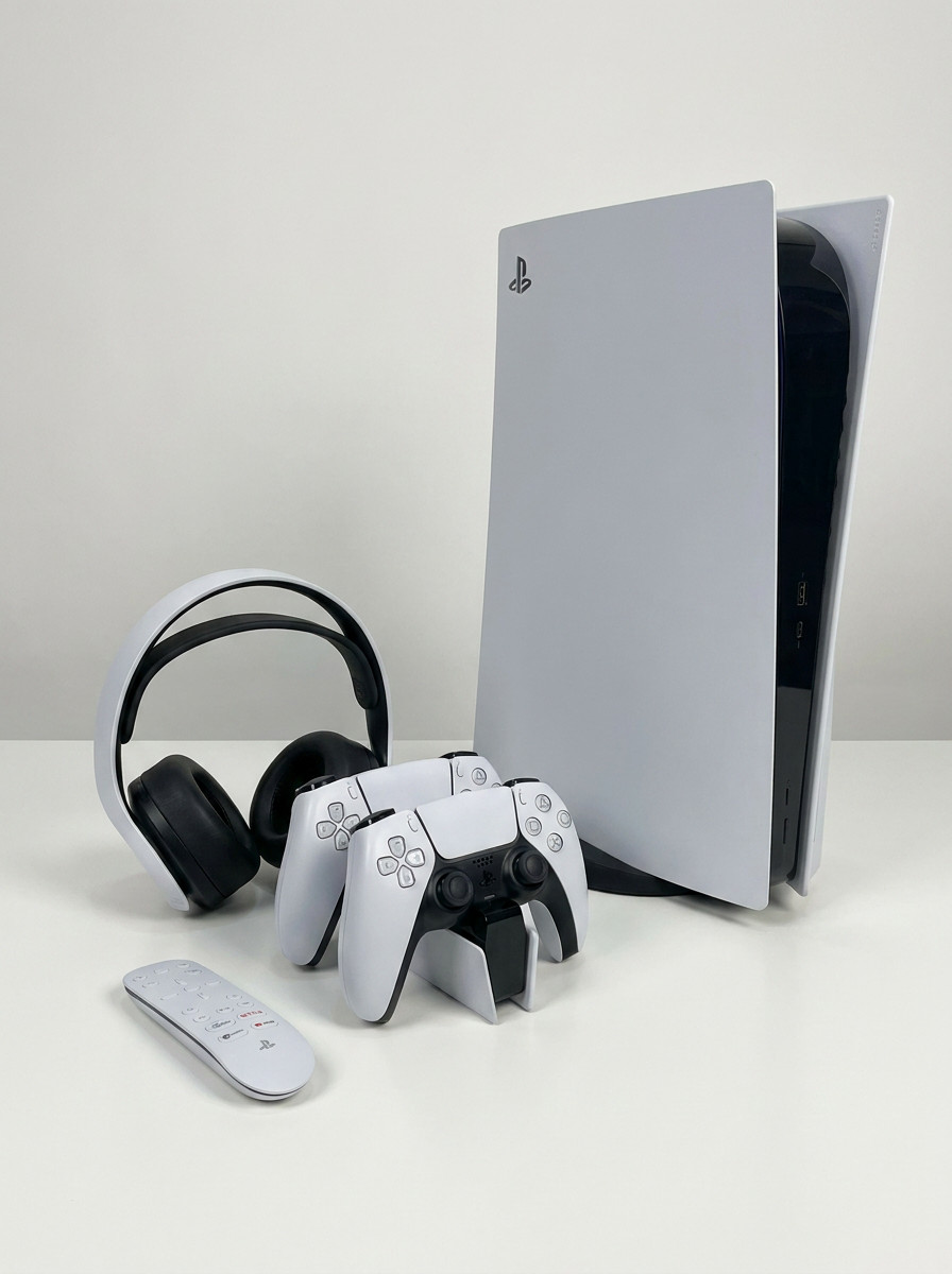 PS5 Digital Edition Bundle Sony INZONE H9 Headset 2 Controllers Stand