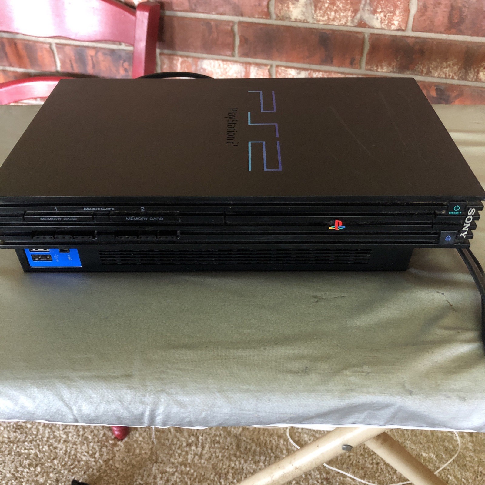 Sony PlayStation2 Functional(ONLY CONSOLE AND CABLE) turns on UNTESTED