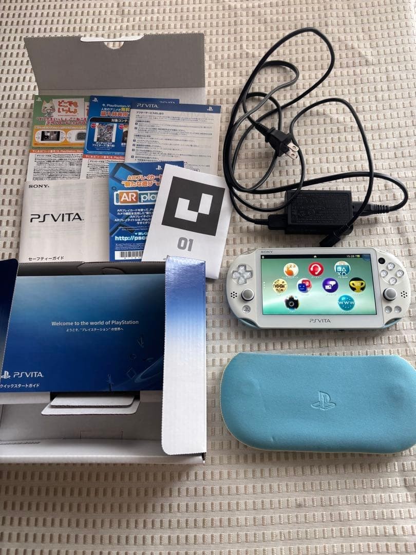 [Excellent] PS Vita PCH-2000 ZA14 Light Blue / White Sony Playstation Boxed