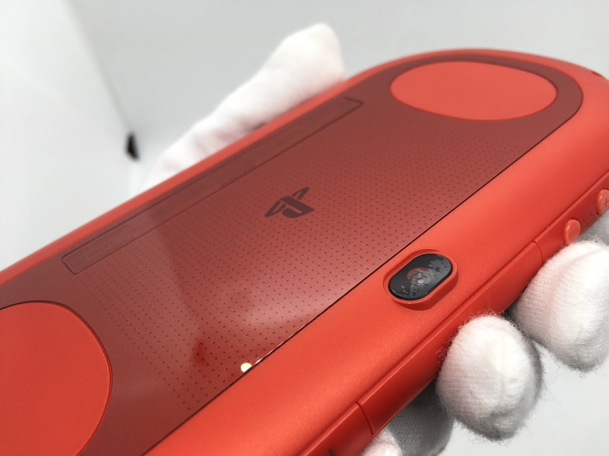 [Read/Exc+++] Sony PS Vita Metalic Red PCH-2000 ZA26 Slim Console Wi-fi w/Box