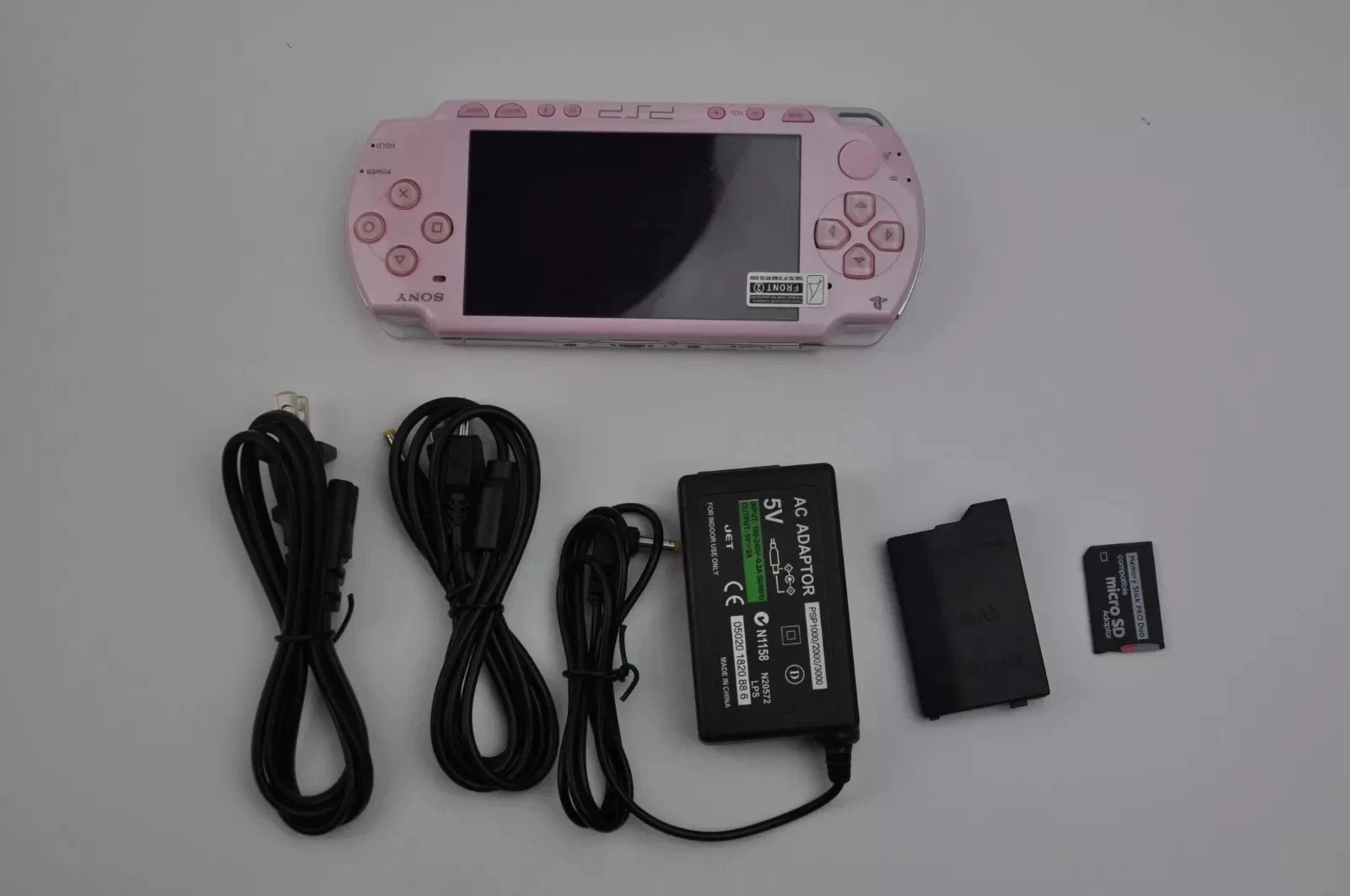 Sony PlayStation PSP 2000 Console with Charger Region Black/White/Pink 80-90%NEW