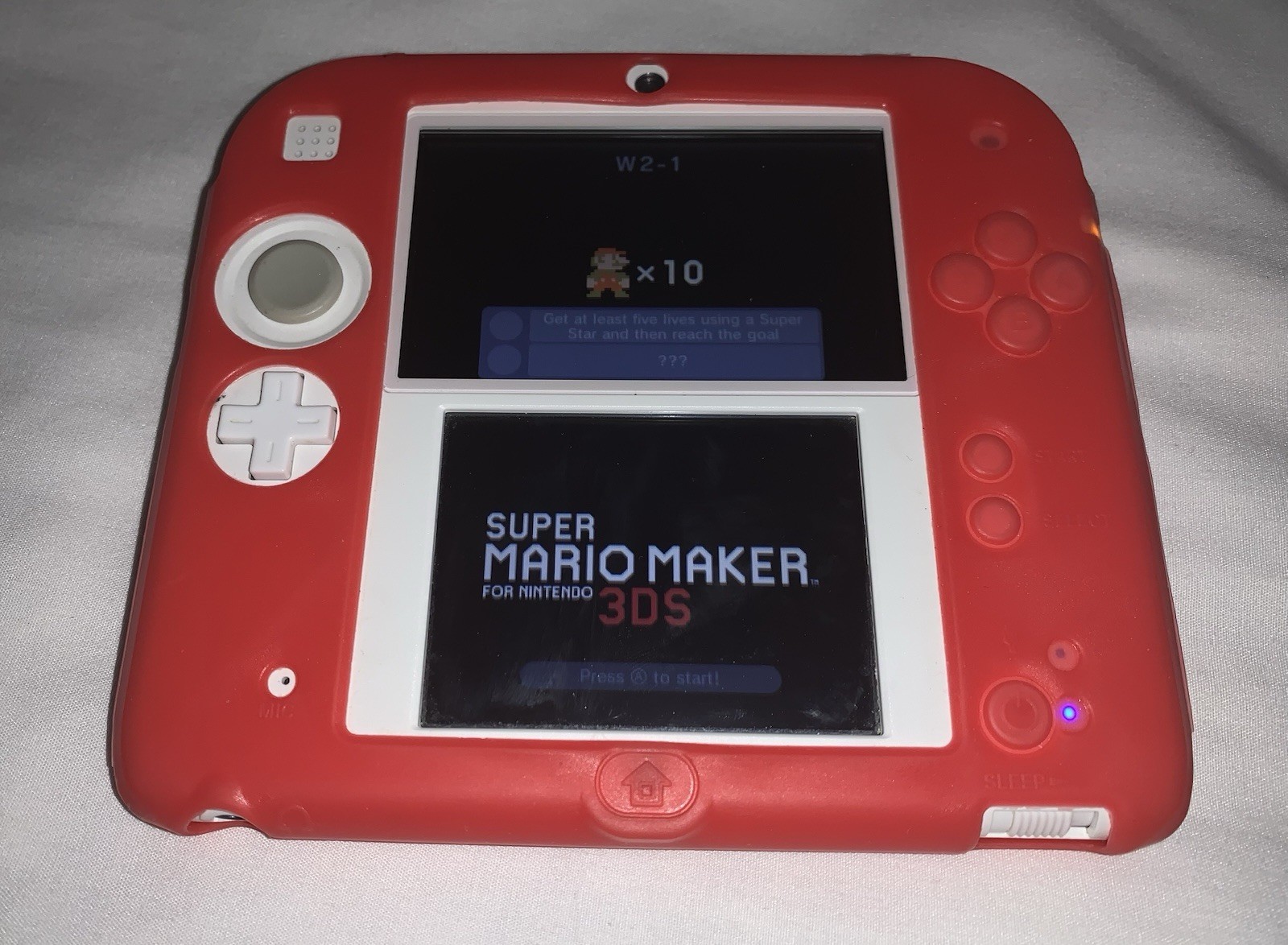 Nintendo 2DS Handheld Game Console FTR-001 White /Red With Charger & Case