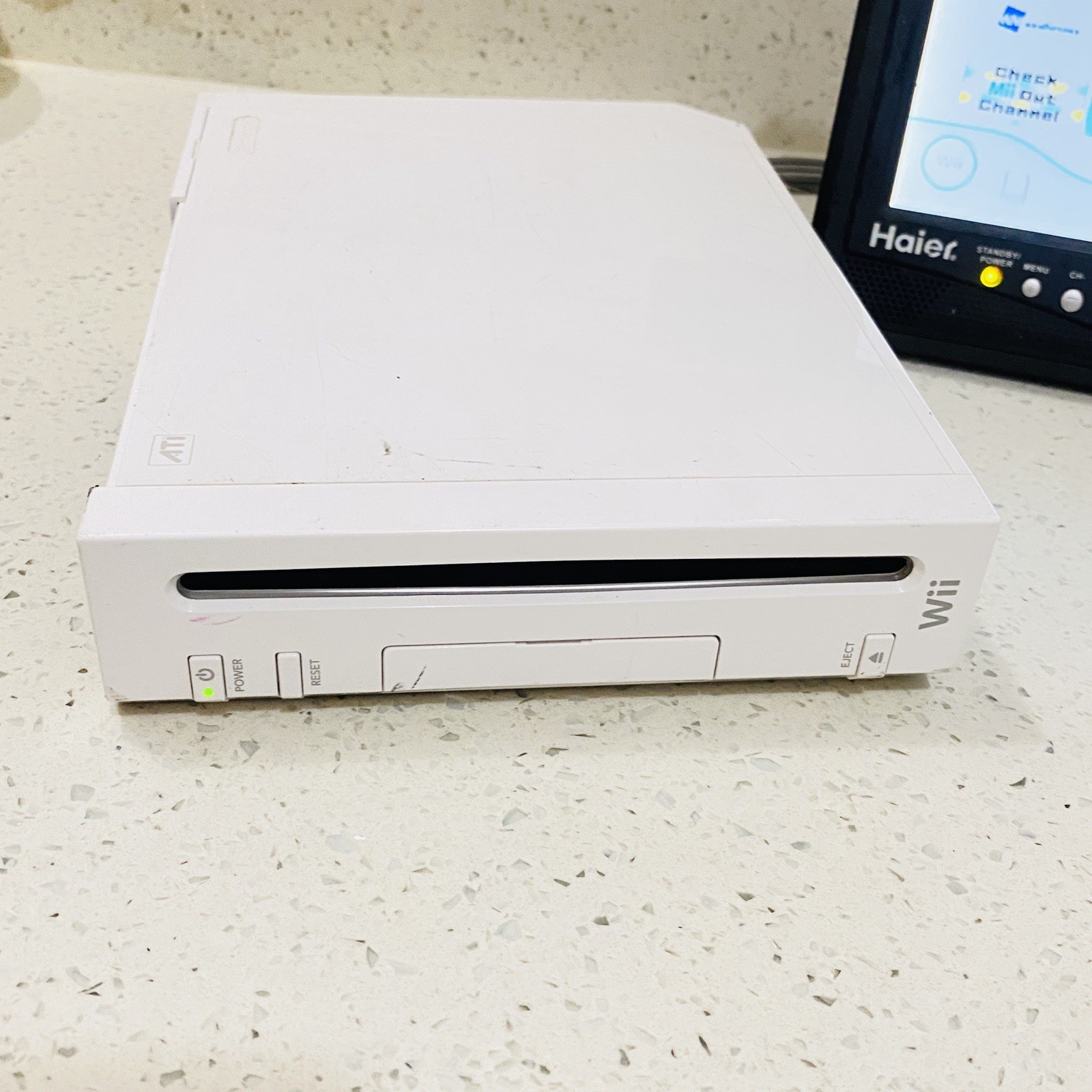 Nintendo Wii RVL-001 (USA) Console and All Cords w/ Sensor Nunchuck & controller