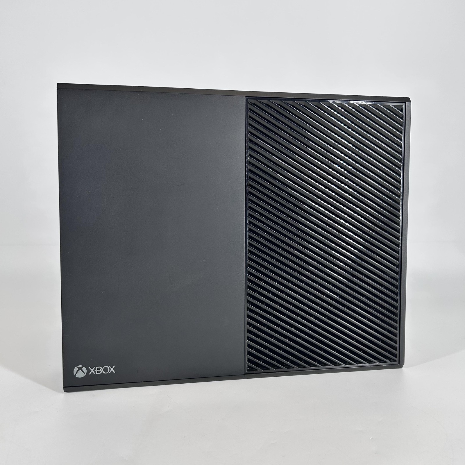 Microsoft Xbox One Console Black 1TB w/ Controller/HDMI/Power Cord – Good