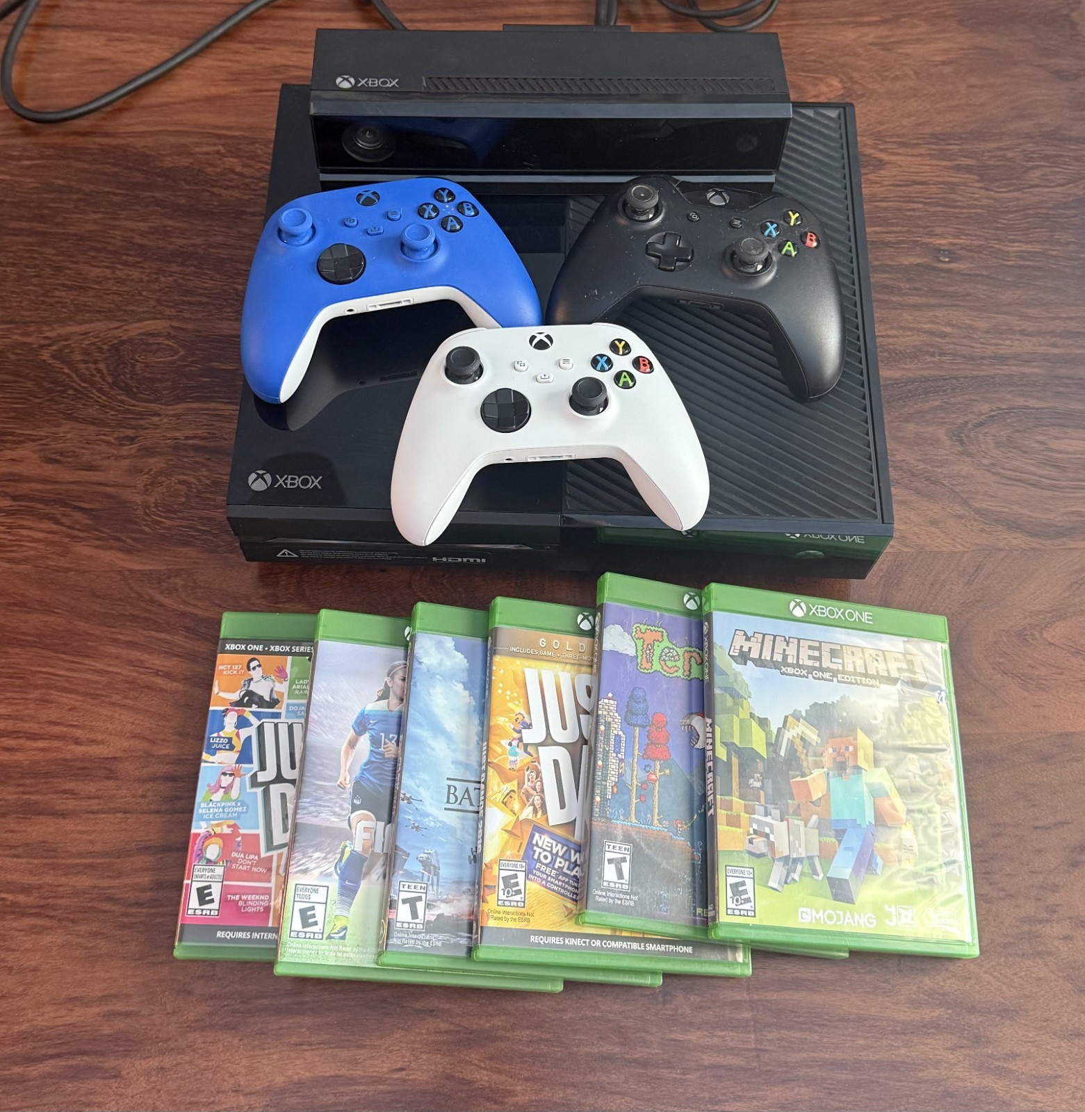Microsoft Xbox One with Kinect (500GB) with 6 games and 3 controllers