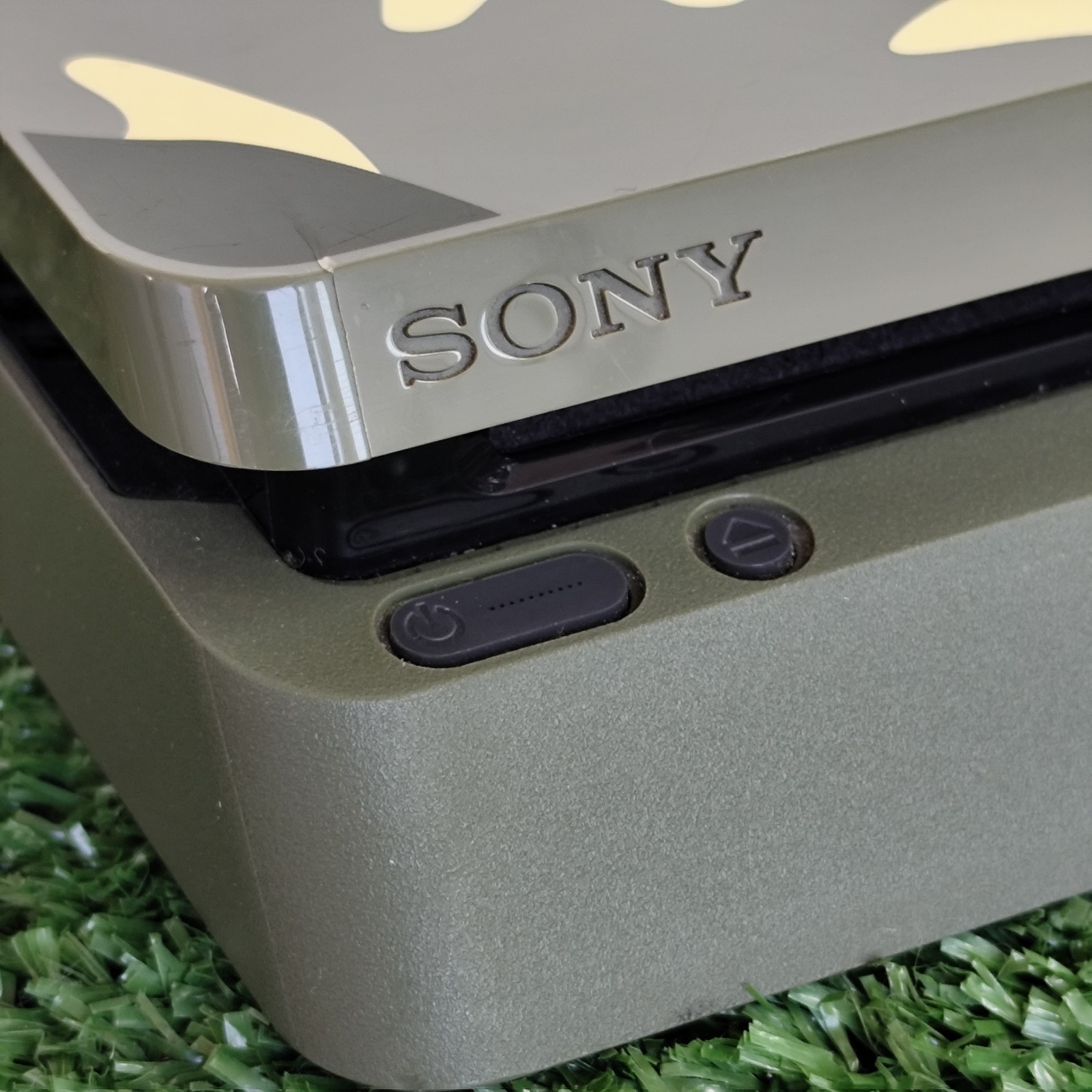 PlayStation 4 Limited Edition WWII 2 – Low FW 12.52 – Slim 1TB – Camouflage