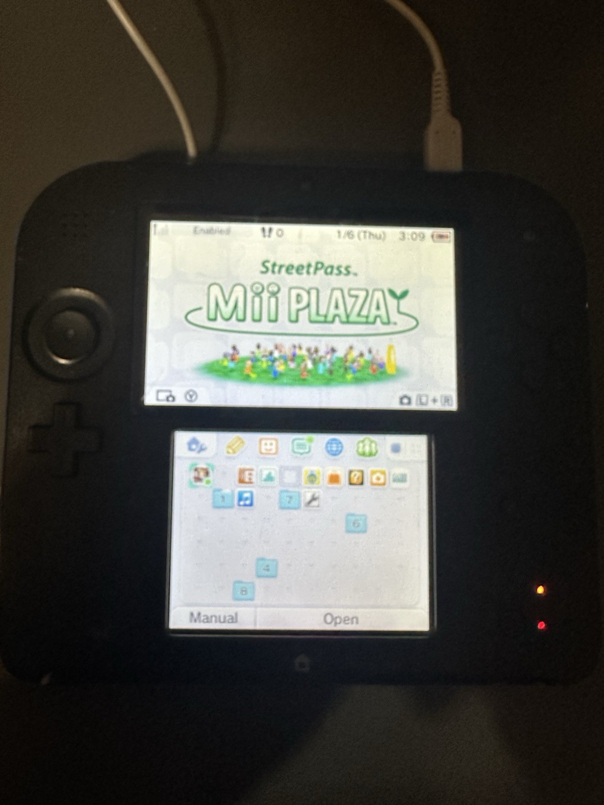 Nintendo 2DS Handheld System Black/Blue working tested no charger no stylus