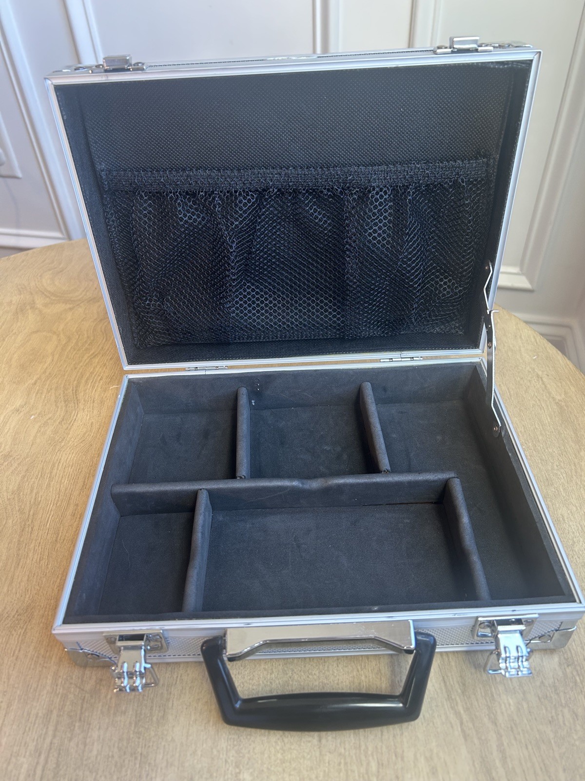 Intec (Nintendo DS) Pro Gamer’s Kit Aluminum Case and Accessories