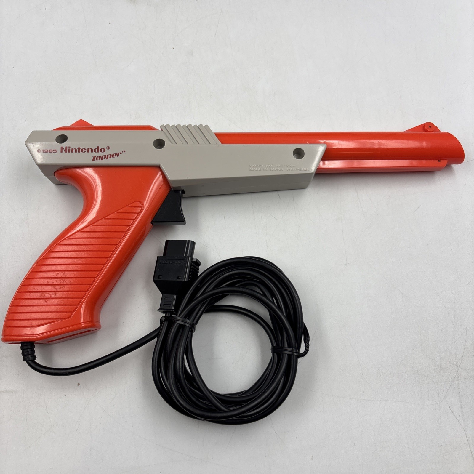 NES-001 Original Nintendo Console Bundle Controller, Gun & Mario/Duck Hunt Game