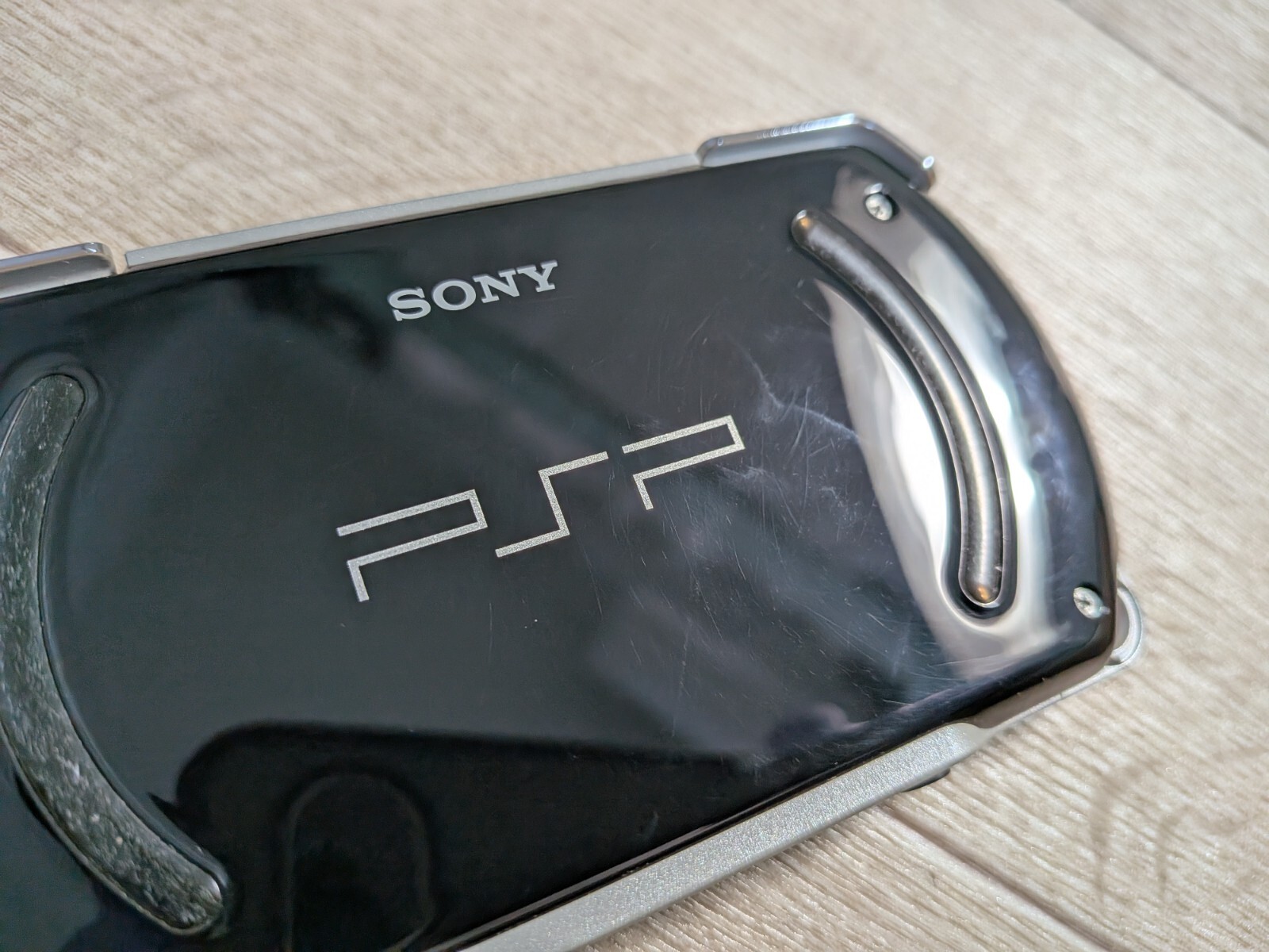 sony psp go console black and 8gb memory Tested Work – many songs by Perfume