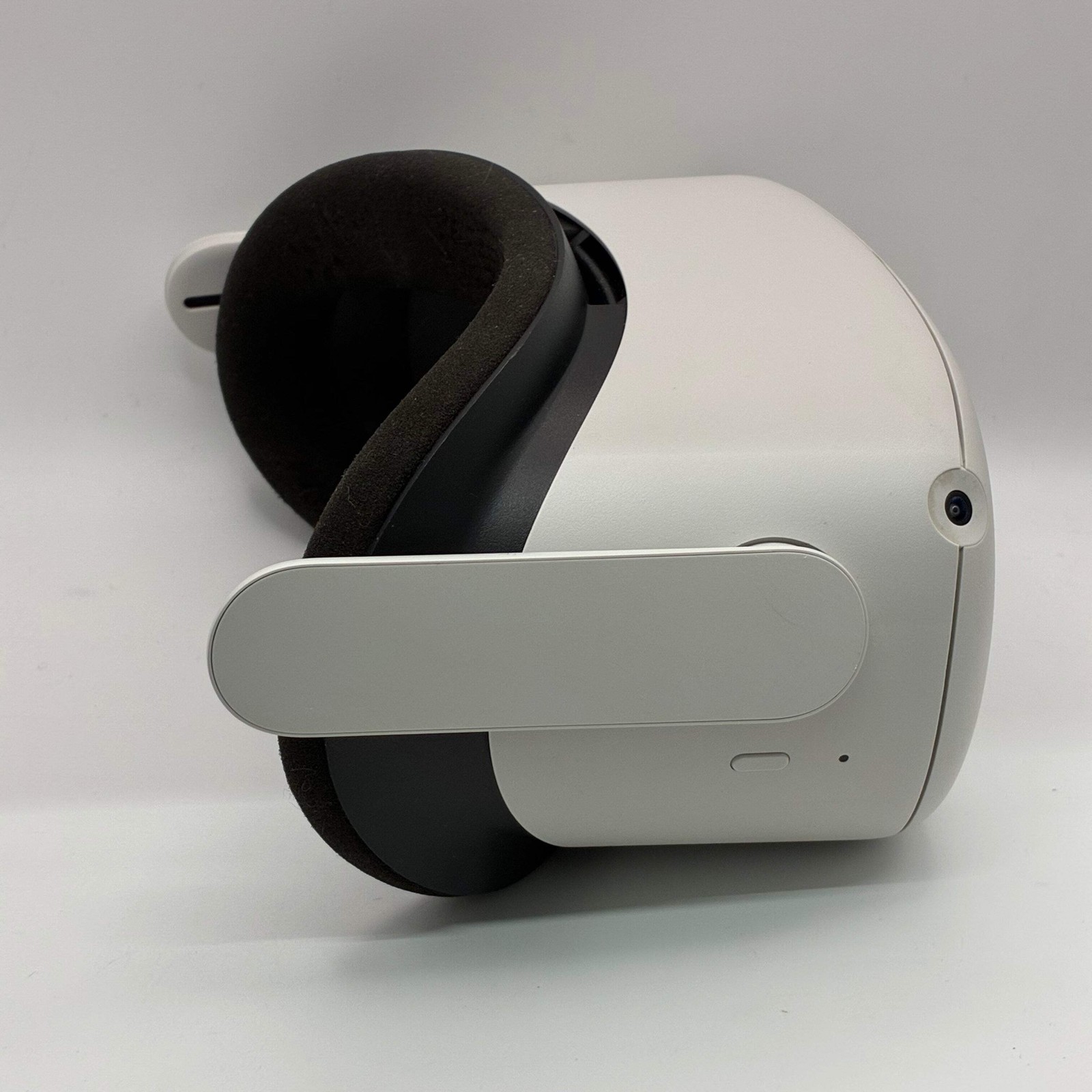 Meta Quest 2 KW49CM 128GB White VR Headset W/ Controllers – Used B