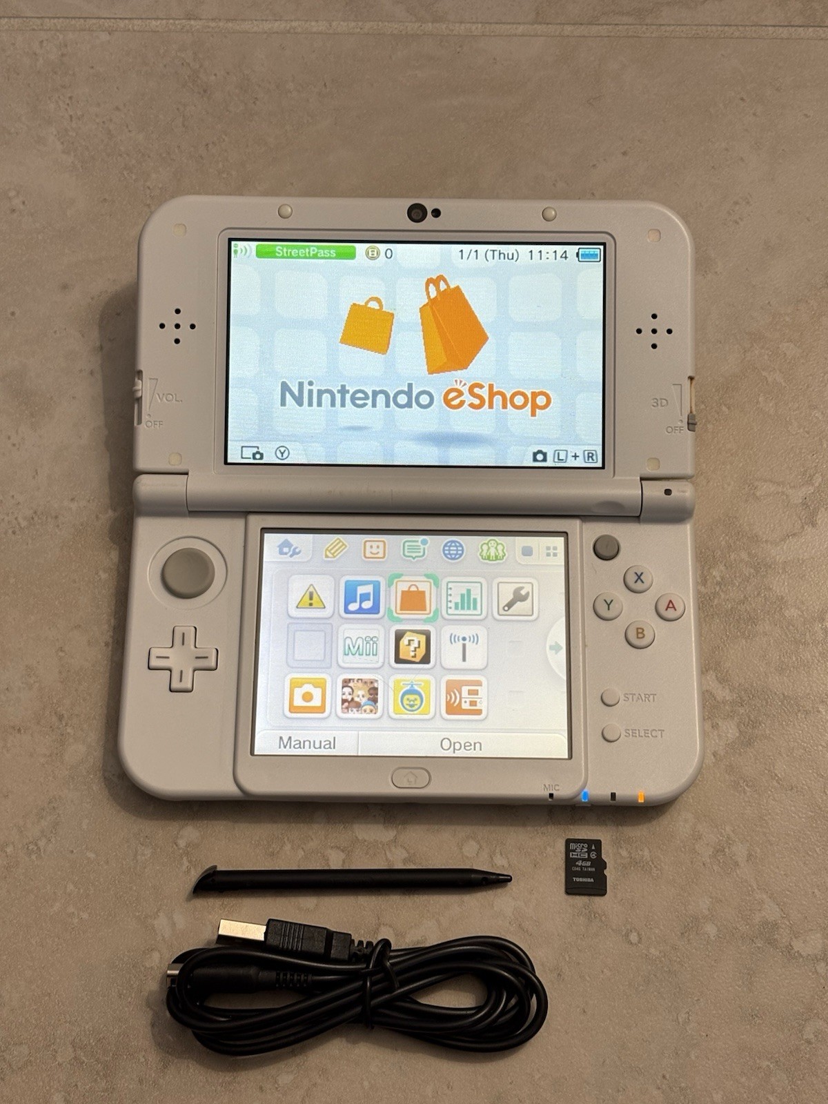 New Nintendo 3DS LL XL Pearl White Region Free USA Seller Top IPS Very Good