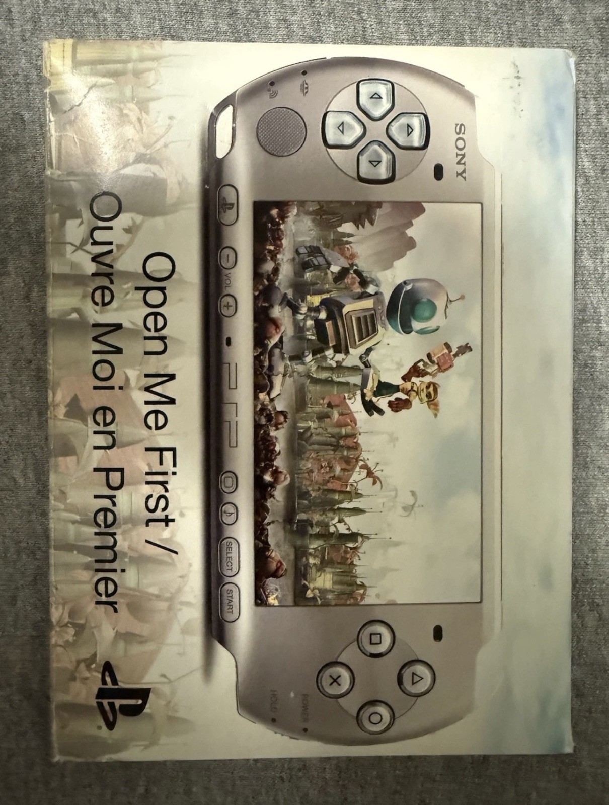 Sony PSP-3000 Silver Ratchet & Clank Size Matters Entertainment Pack Wi-Fi 1GB