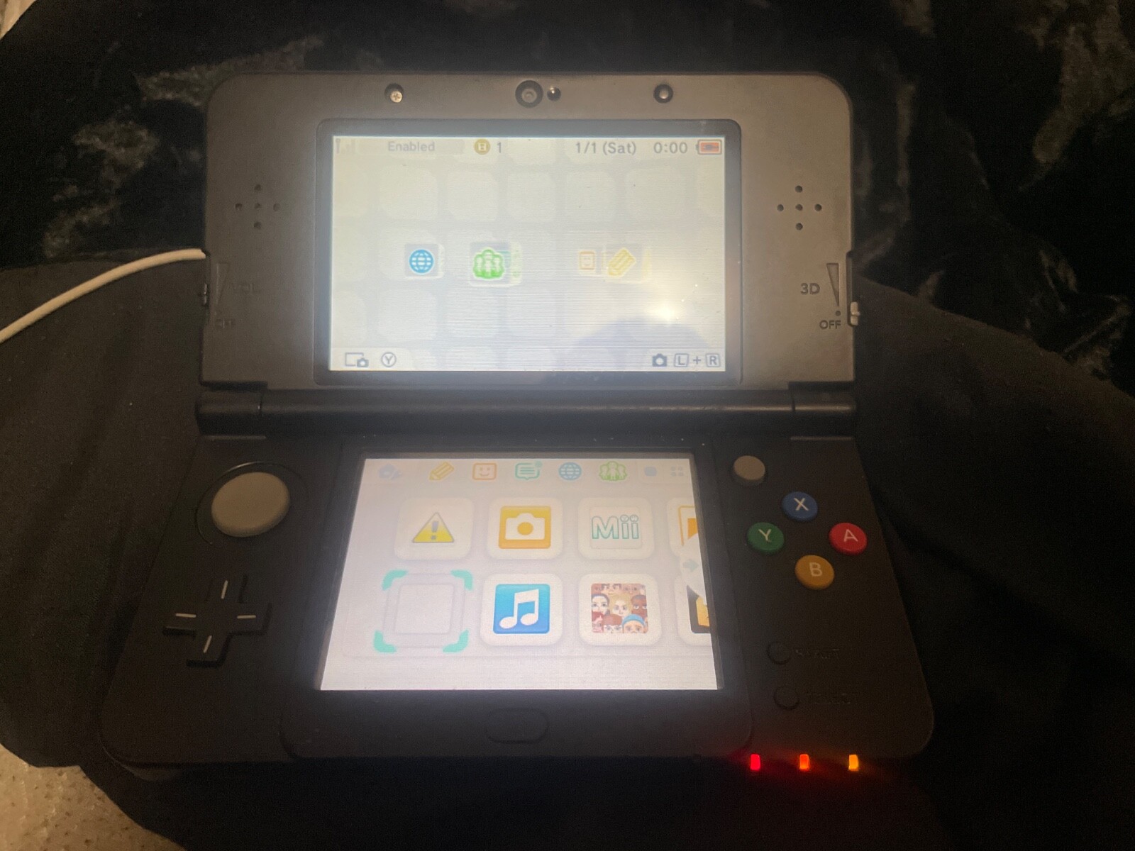 Super Mario edition Nintendo 3DS 4GB Black Handheld Console