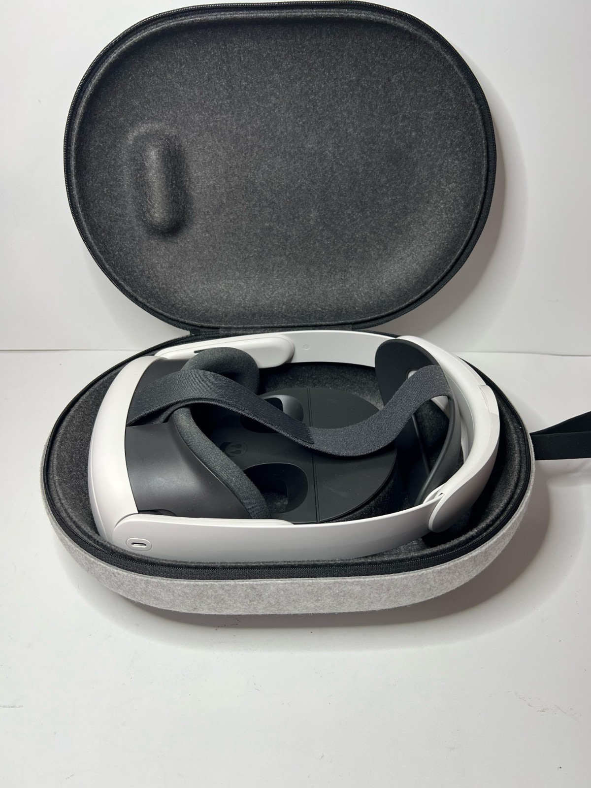 Meta Quest 3 128GB + Elite Strap + Case – Controllers NOT Included.