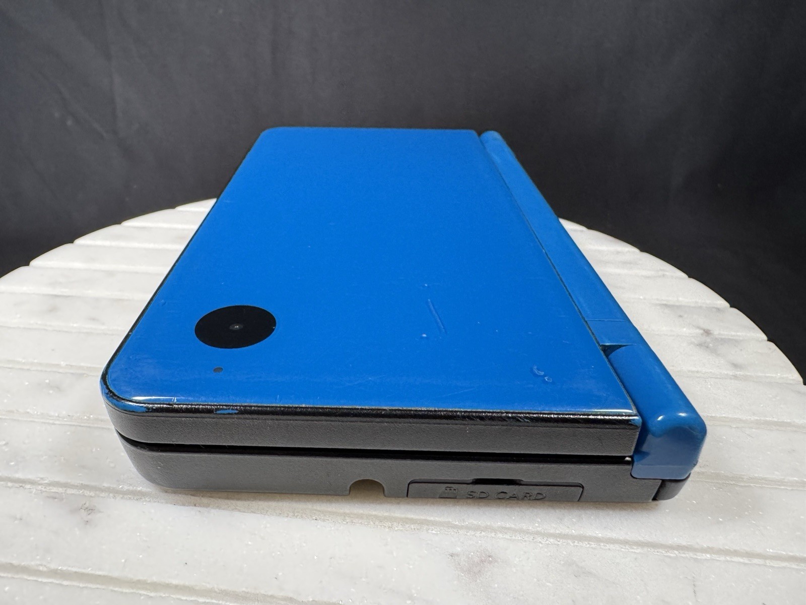 Nintendo DSi XL Handheld Console Midnight Blue Dual Screen with Charger