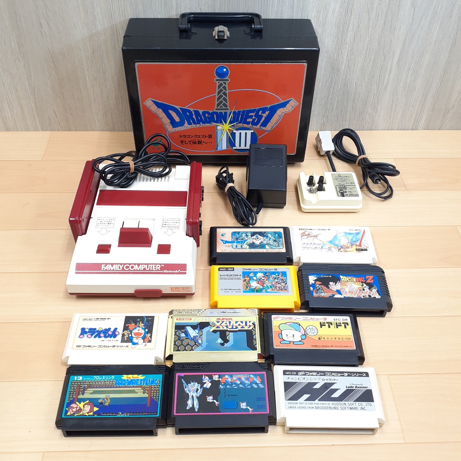 Nintendo Dragon Quest Storage case with Japanese Console & 10 games tested NES