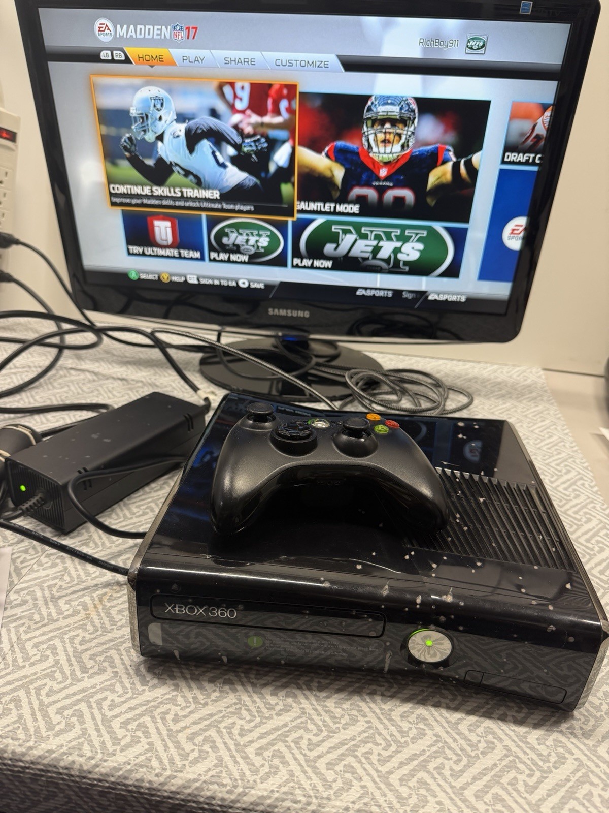 Microsoft Xbox 360 S Slim Console Model 1439 – 250GB Black – CIB W/ Xbox Kinect