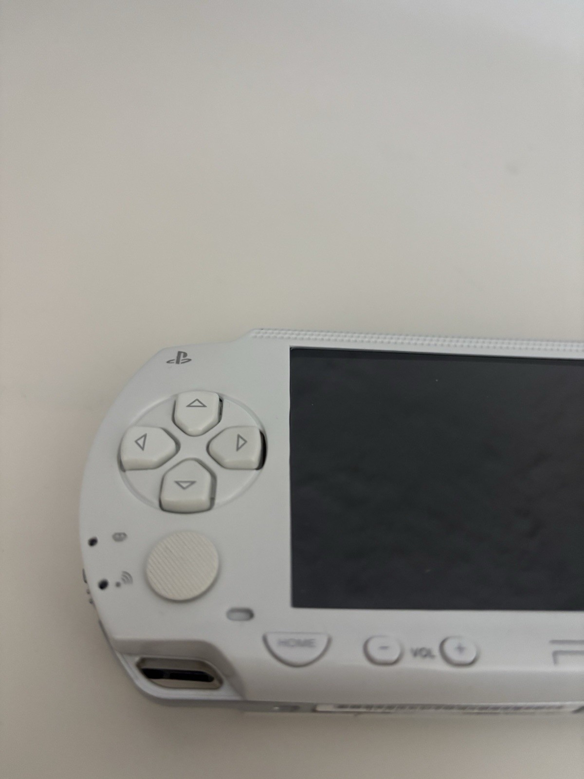Sony PSP White with 28 downloaded games god of war, DBZ MC3
