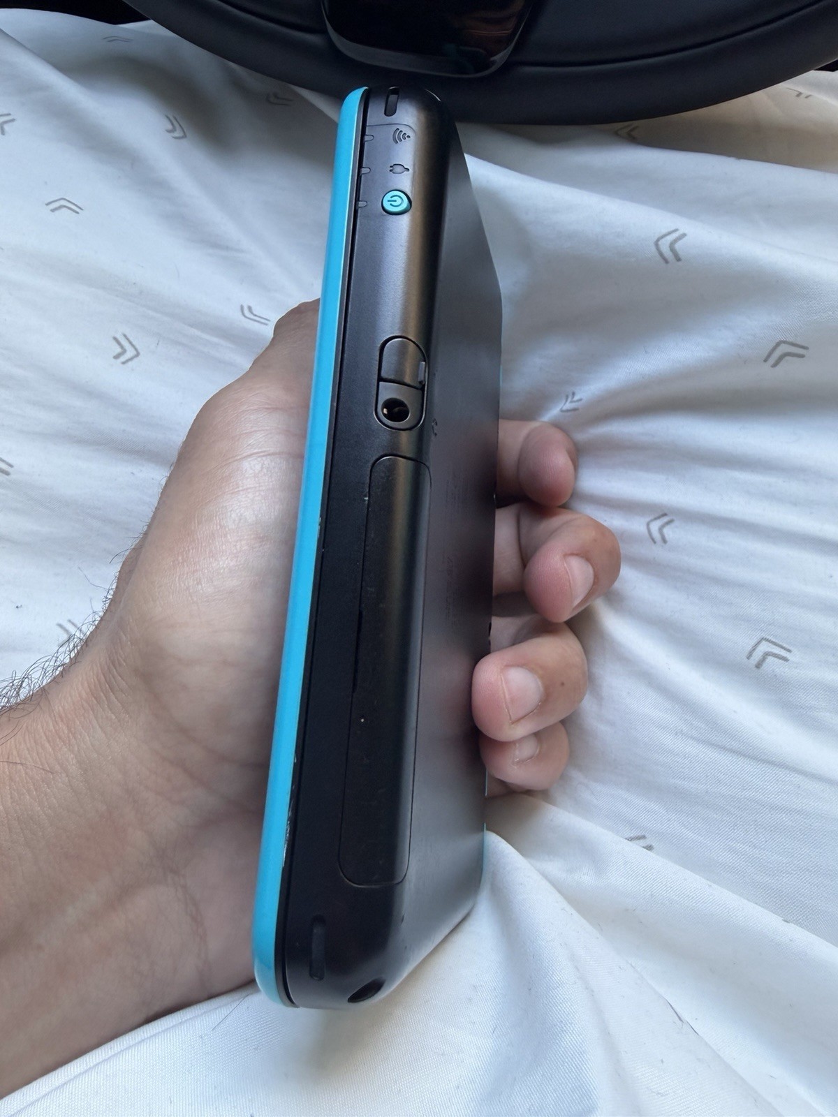 Nintendo New 2DS XL Turquoise Black Console For Parts & Repair DOESNT WORK! READ
