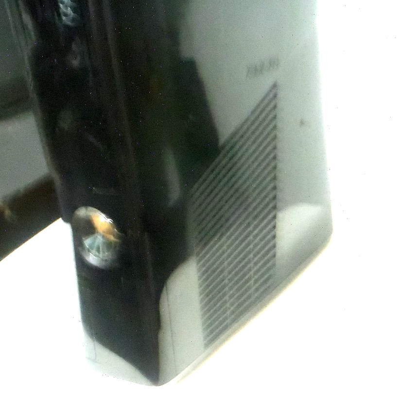 Microsoft Xbox 360 S Console GLOSSY BLACK 1439 With 250GB HDD + POWER ADAPTER