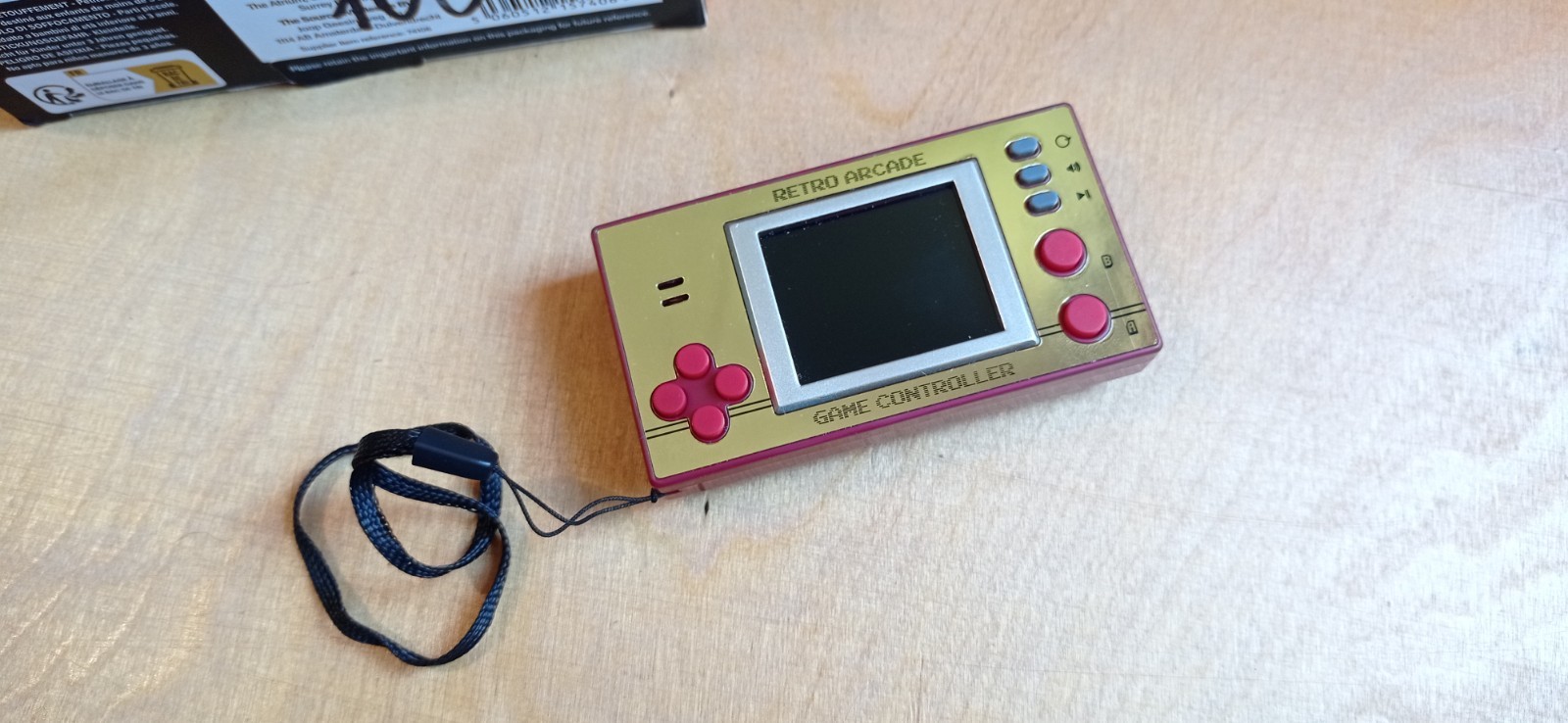 Retro 8-Bit Handheld Console RED5 150 Games Color Screen