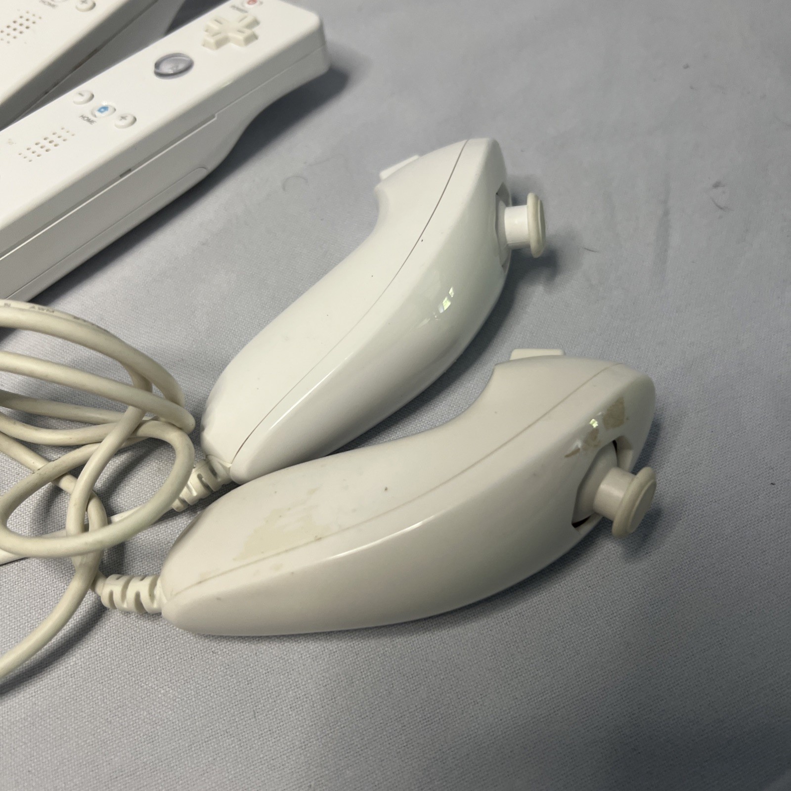 Wii Nintendo Console, Remotes, Cords, Remote Cases, Sensor, See Pic i1