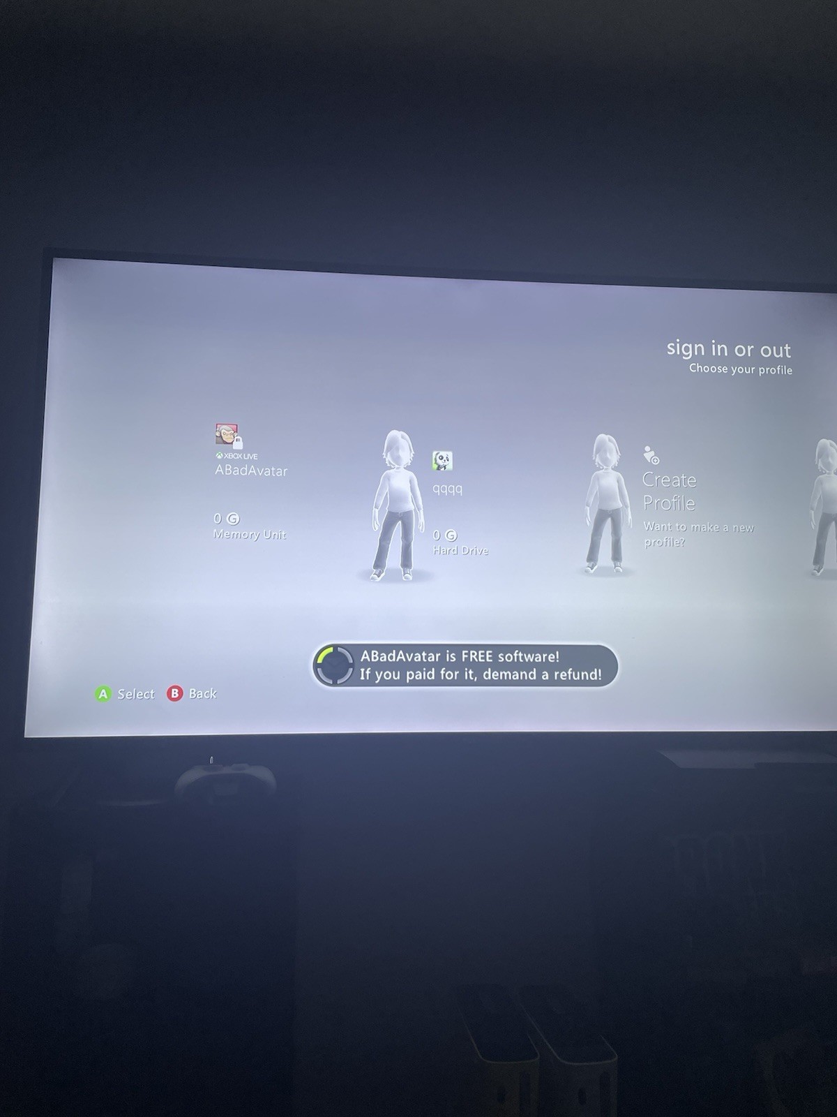 Microsoft Xbox 360 Pro 120GB Console – Matte White