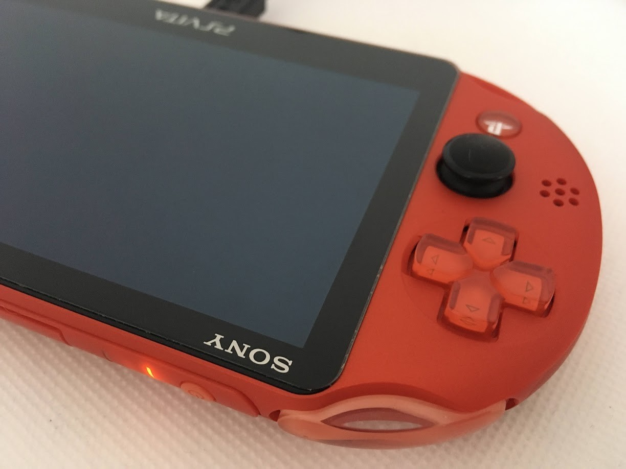 [Read/Exc+++] Sony PS Vita Metalic Red PCH-2000 ZA26 Slim Console Wi-fi w/Box
