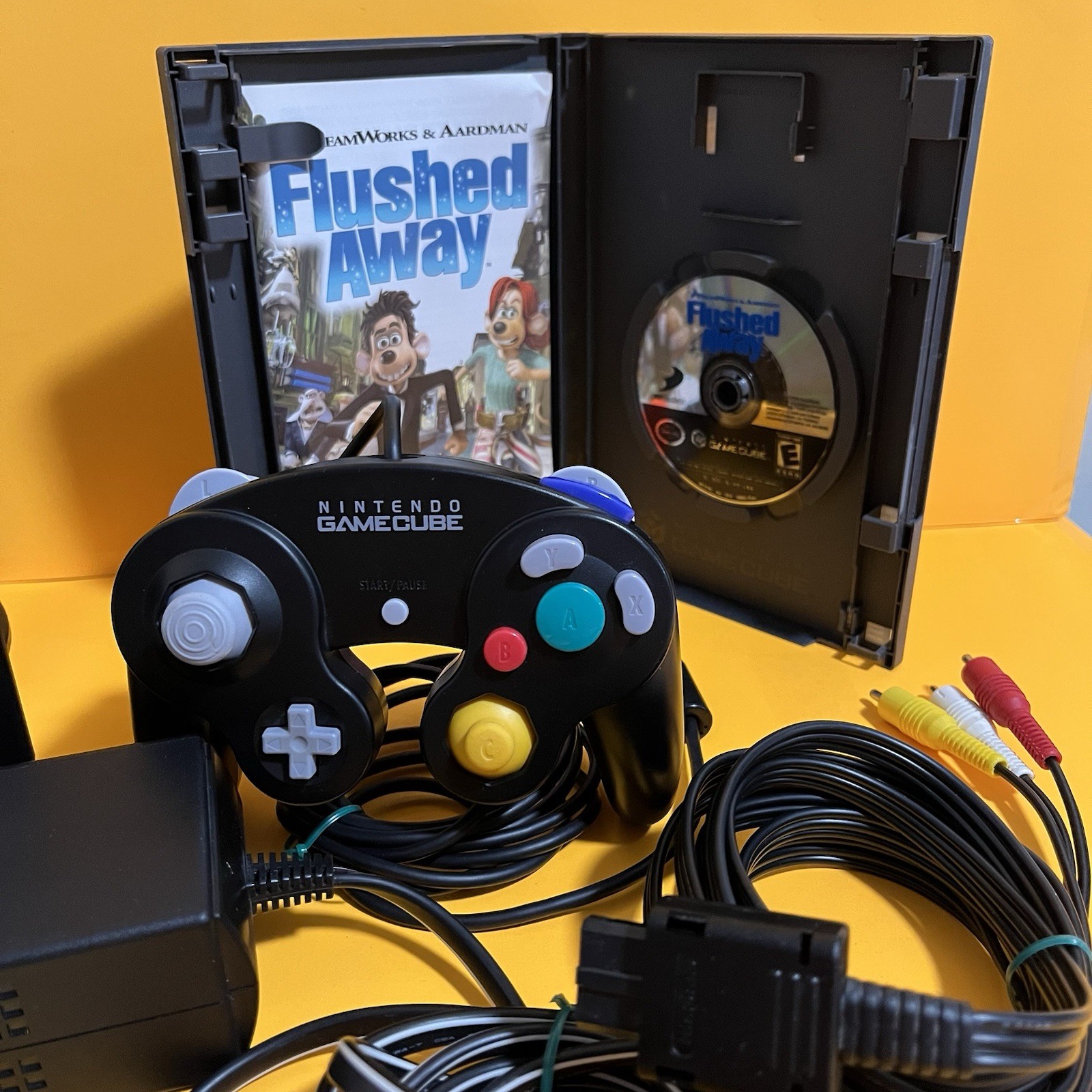 Nintendo GameCube Black Console DOL-001(USA) with OEM Controller & Cables & Game