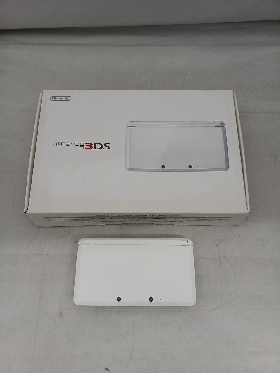 Nintendo 3DS CTR-001 Handheld Console Portable Gaming System