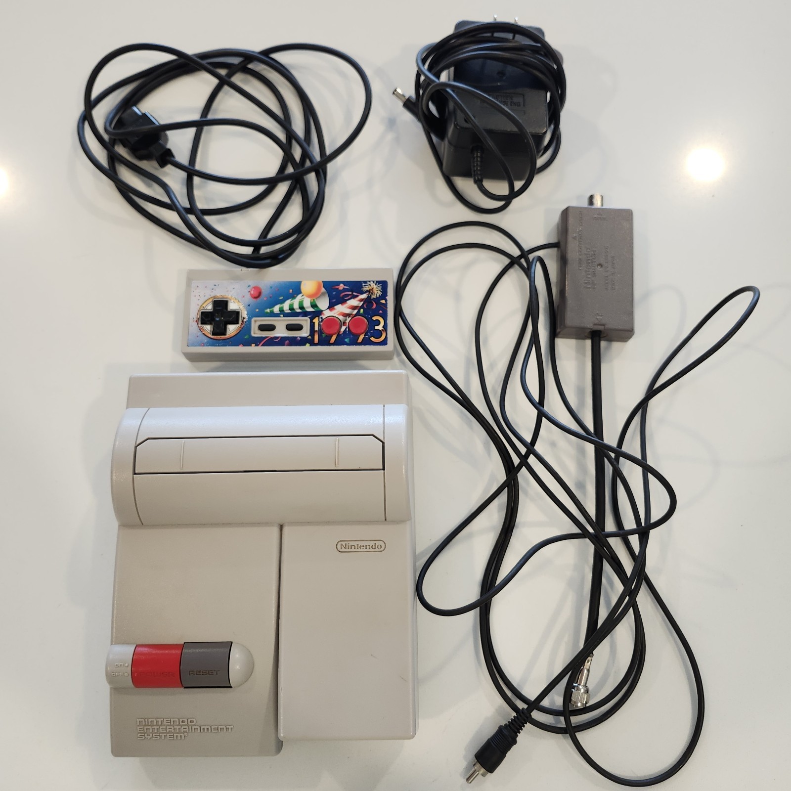 Nintendo NES Top Loader Console NES-101. Includes controller and all hookups.