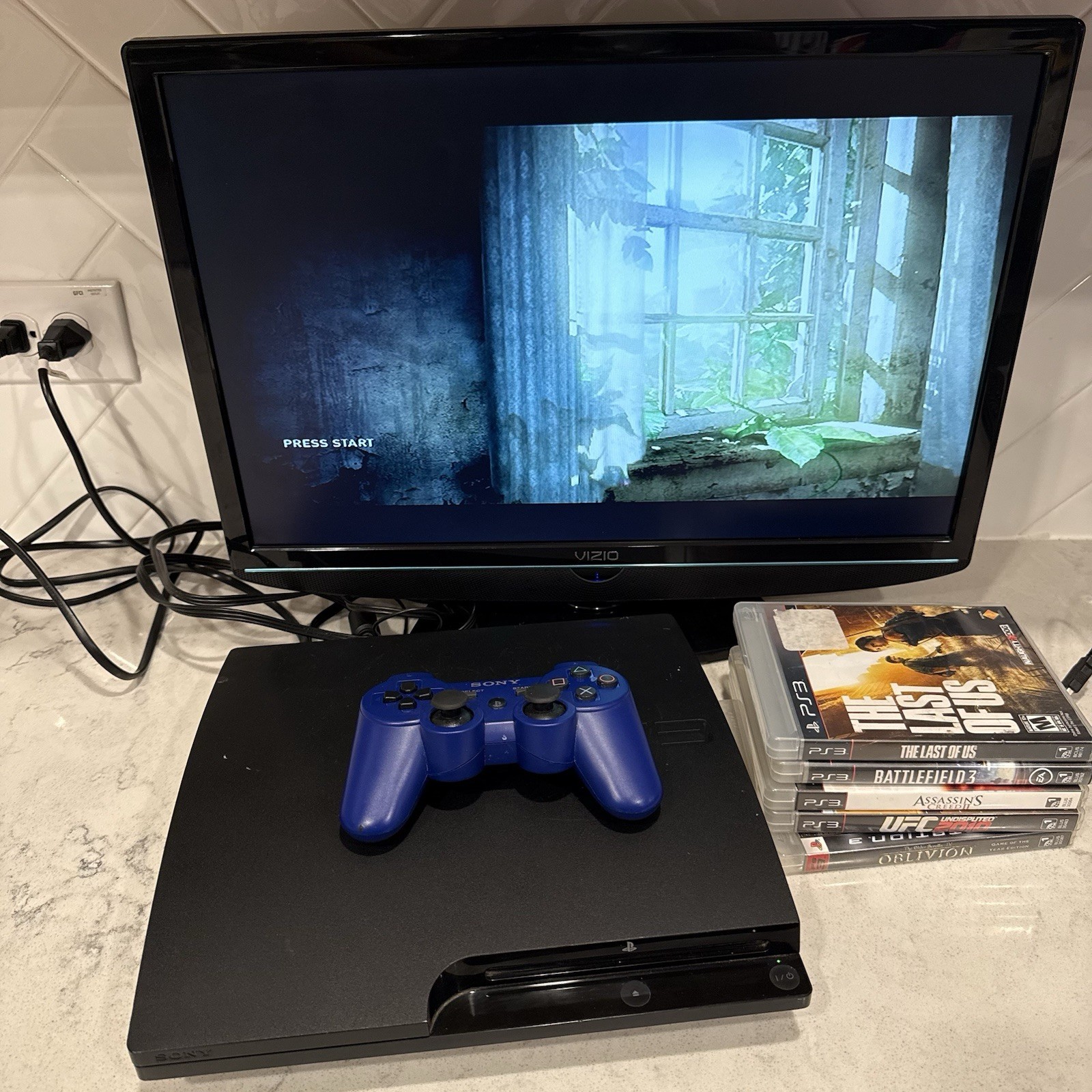 PlayStation 3 PS3 Slim 320GB Console Bundle w 5 Games (PLAYS VIA AV CABLES ONLY)