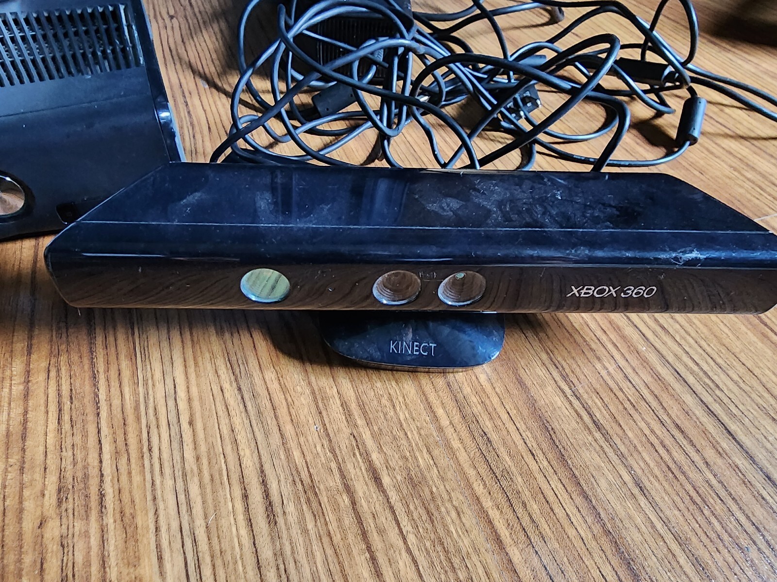 Microsoft Xbox 360 S Gaming Console and Kinect – Black, 7 Games