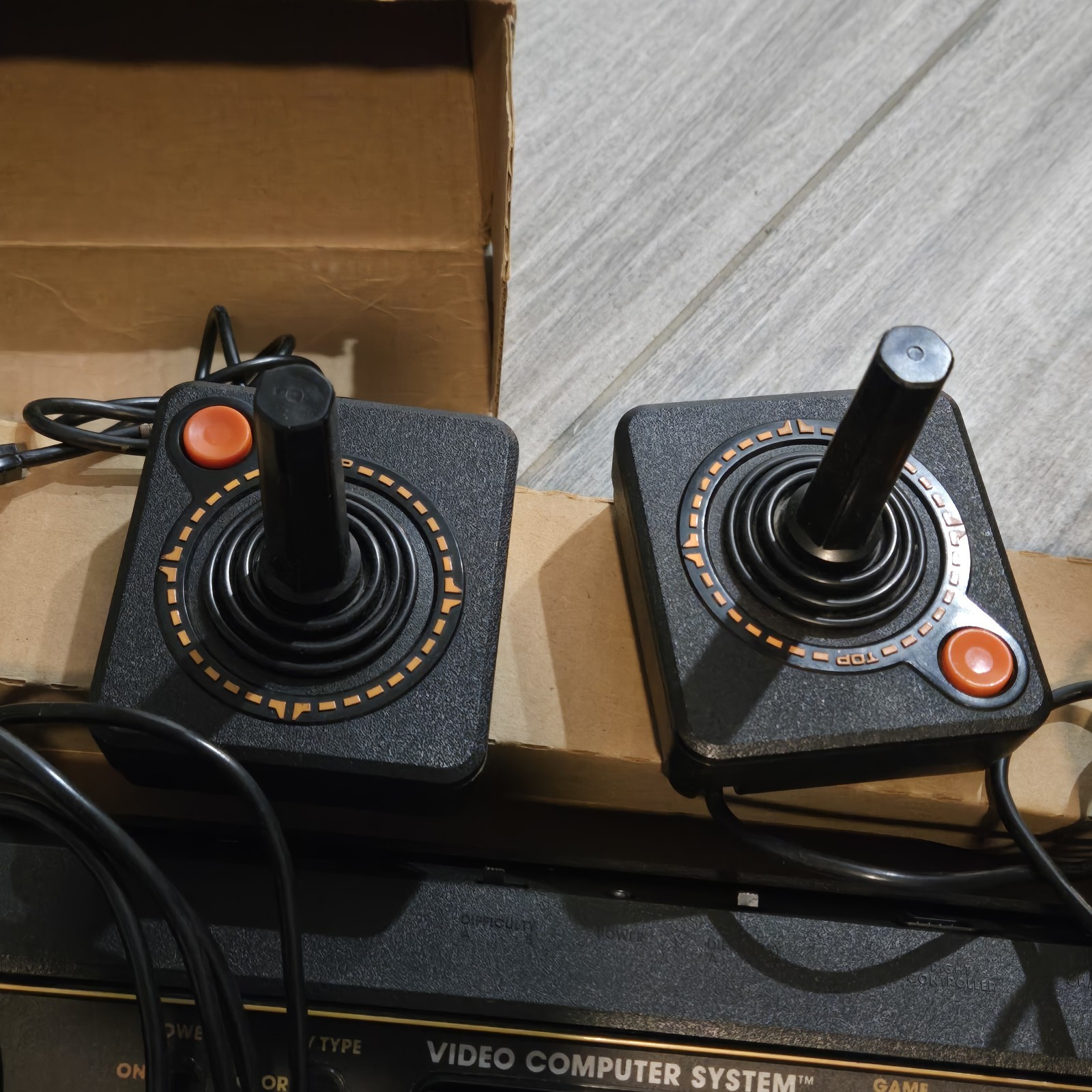 Vintage 1980 Atari CX-2600A Gaming Console Very Clean IN BOX 20 Extra Games READ