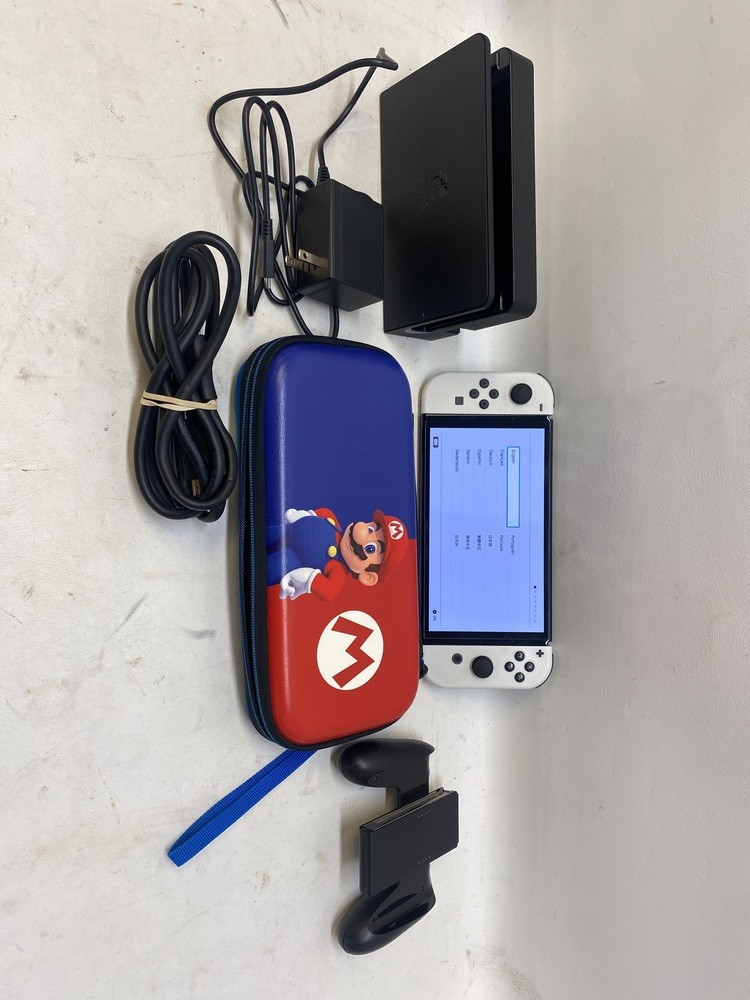 Nintendo Switch Model HEG-001 w/ Dock