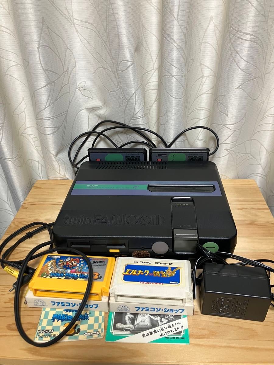 SHARP Twin Famicom AN-505-BK Black Console w Super Mario Bros 3 & Elnac Treasure